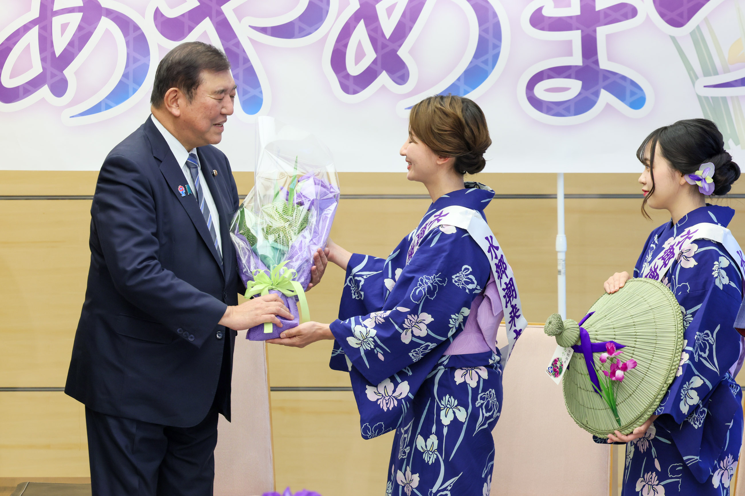 Prime Minister Ishiba receiving a courtesy call (2)