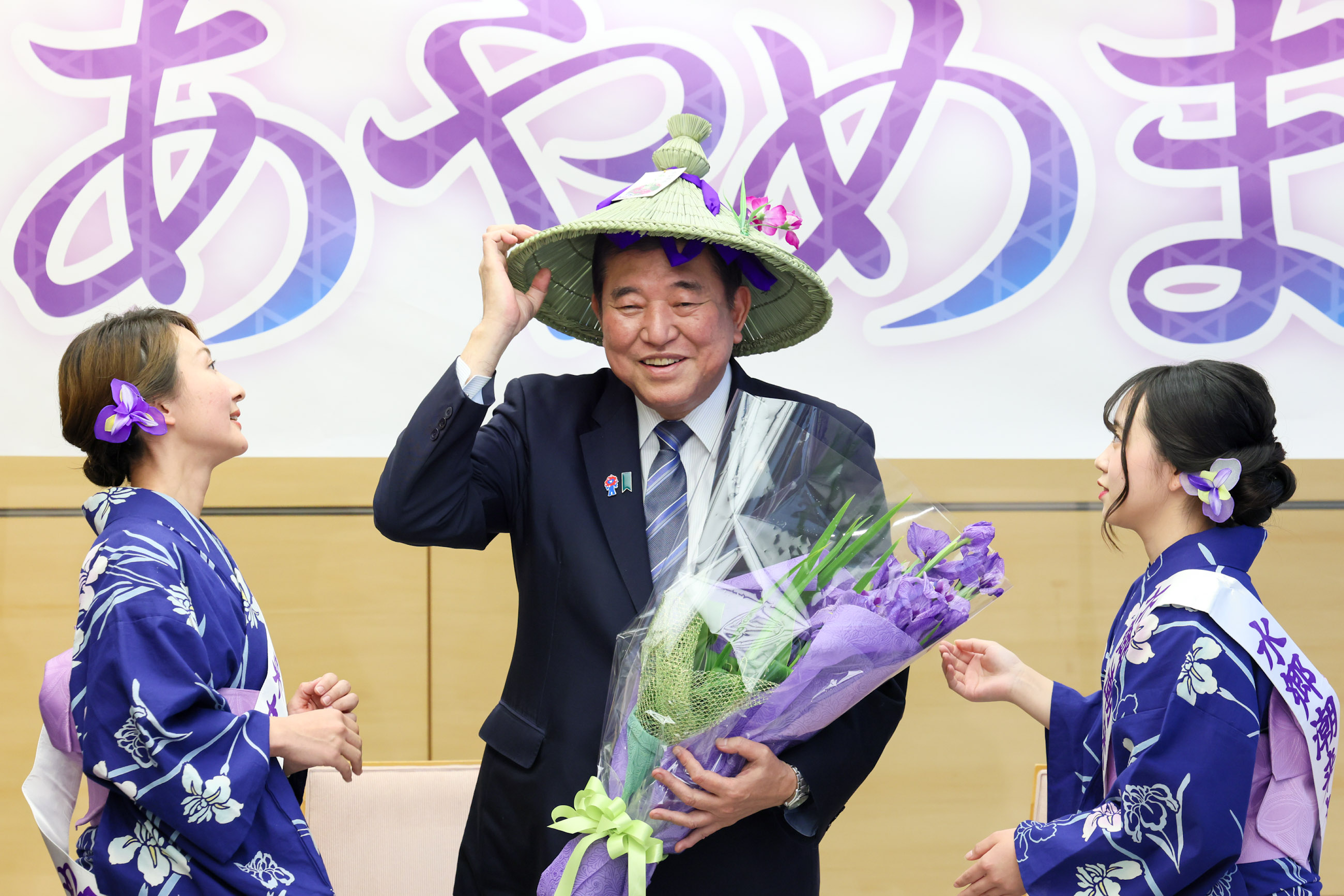 Prime Minister Ishiba receiving a courtesy call (4)