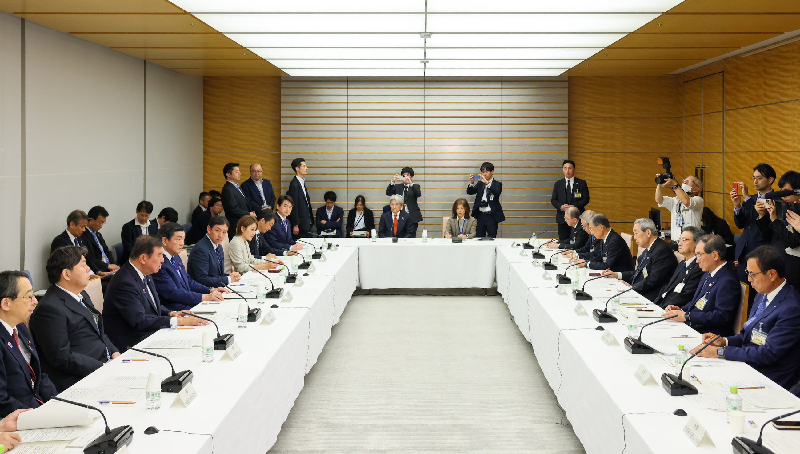 Prime Minister Ishiba delivering an address (2)
