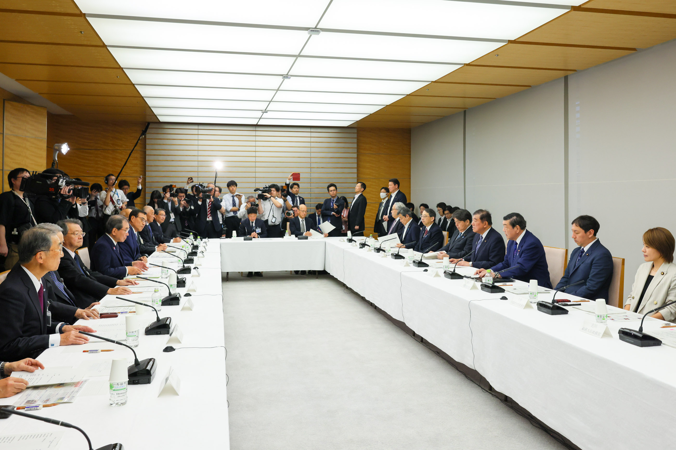 Prime Minister Ishiba delivering an address (3)