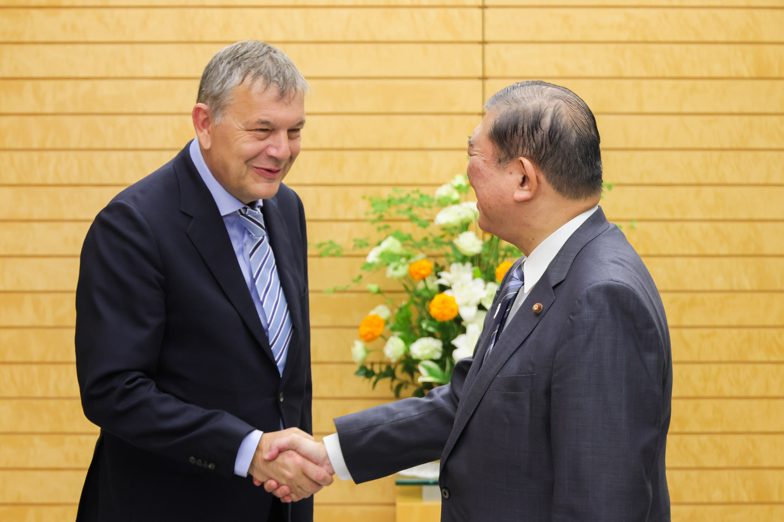 Prime Minister Ishiba receiving a courtesy call (2)