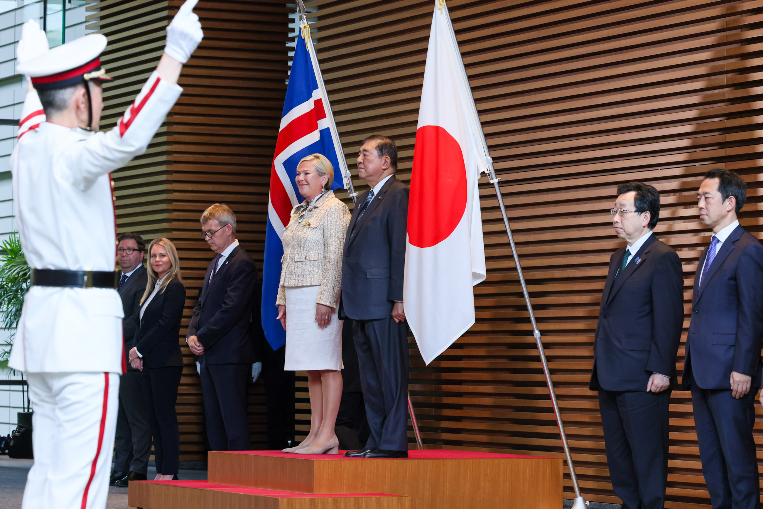 A salute and guard of honor ceremony (1)