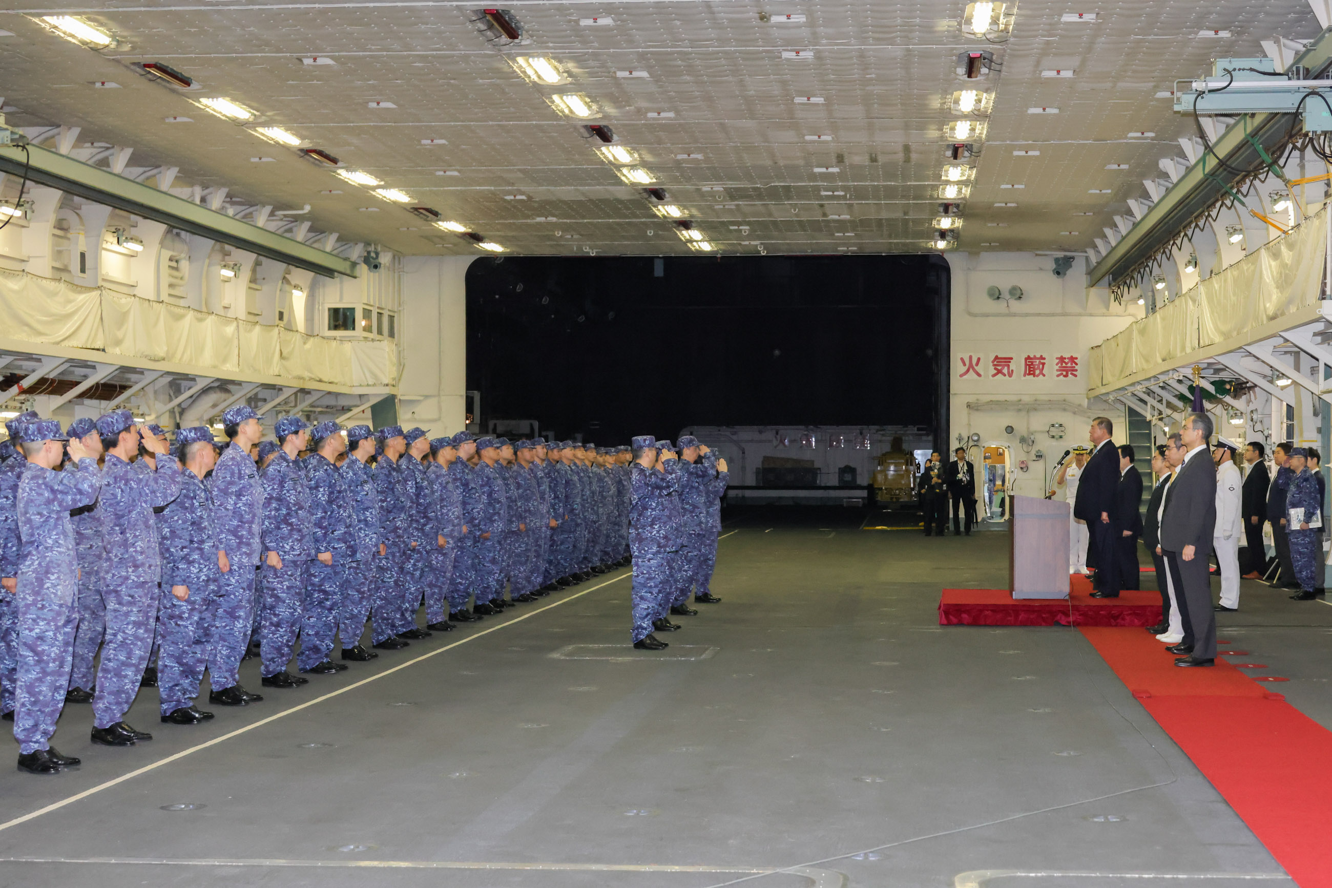Prime Minister Ishiba delivering an address to the JMSDF personnel (4)