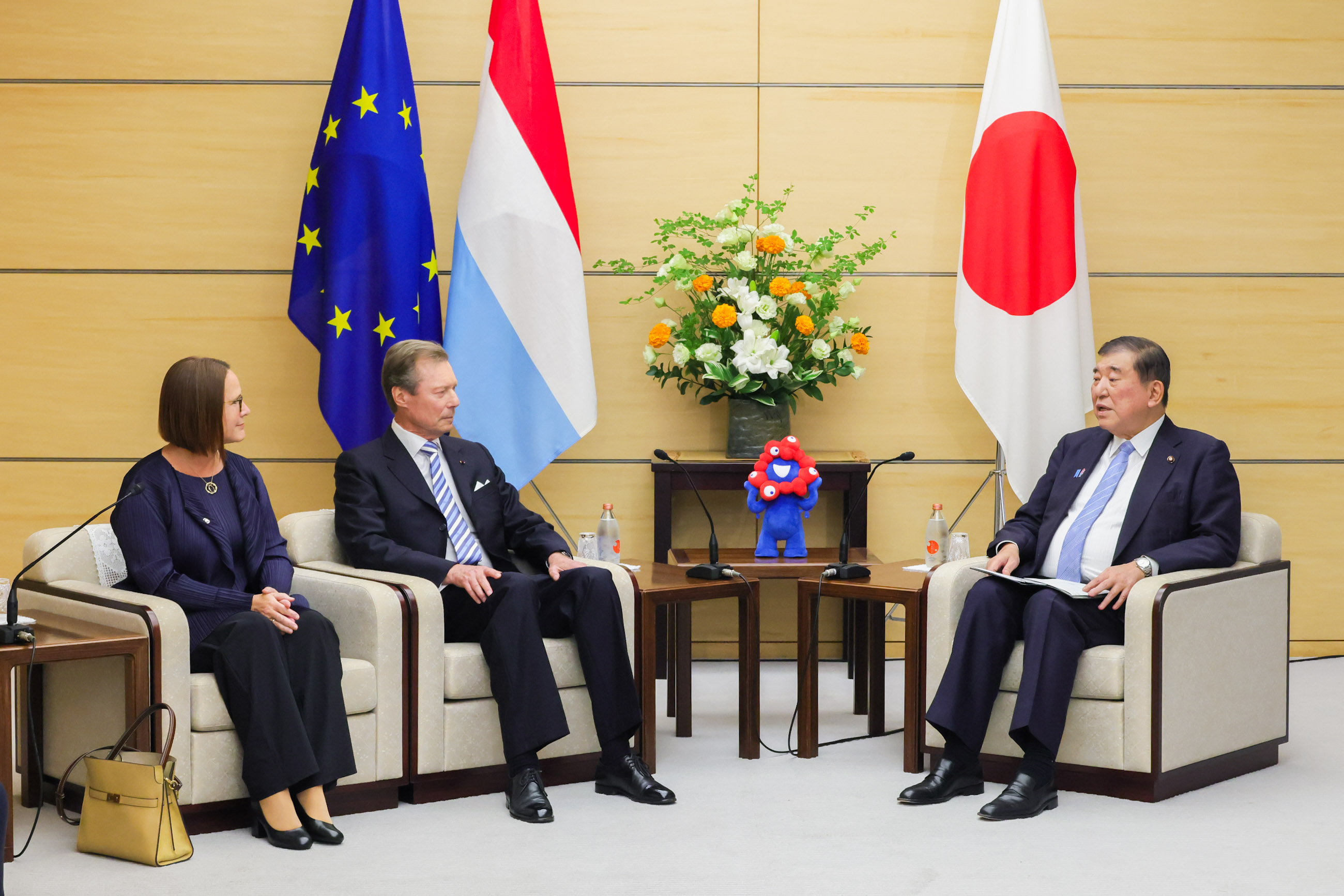 Prime Minister Ishiba holding a meeting with His Royal Highness Grand Duke Henri (2)