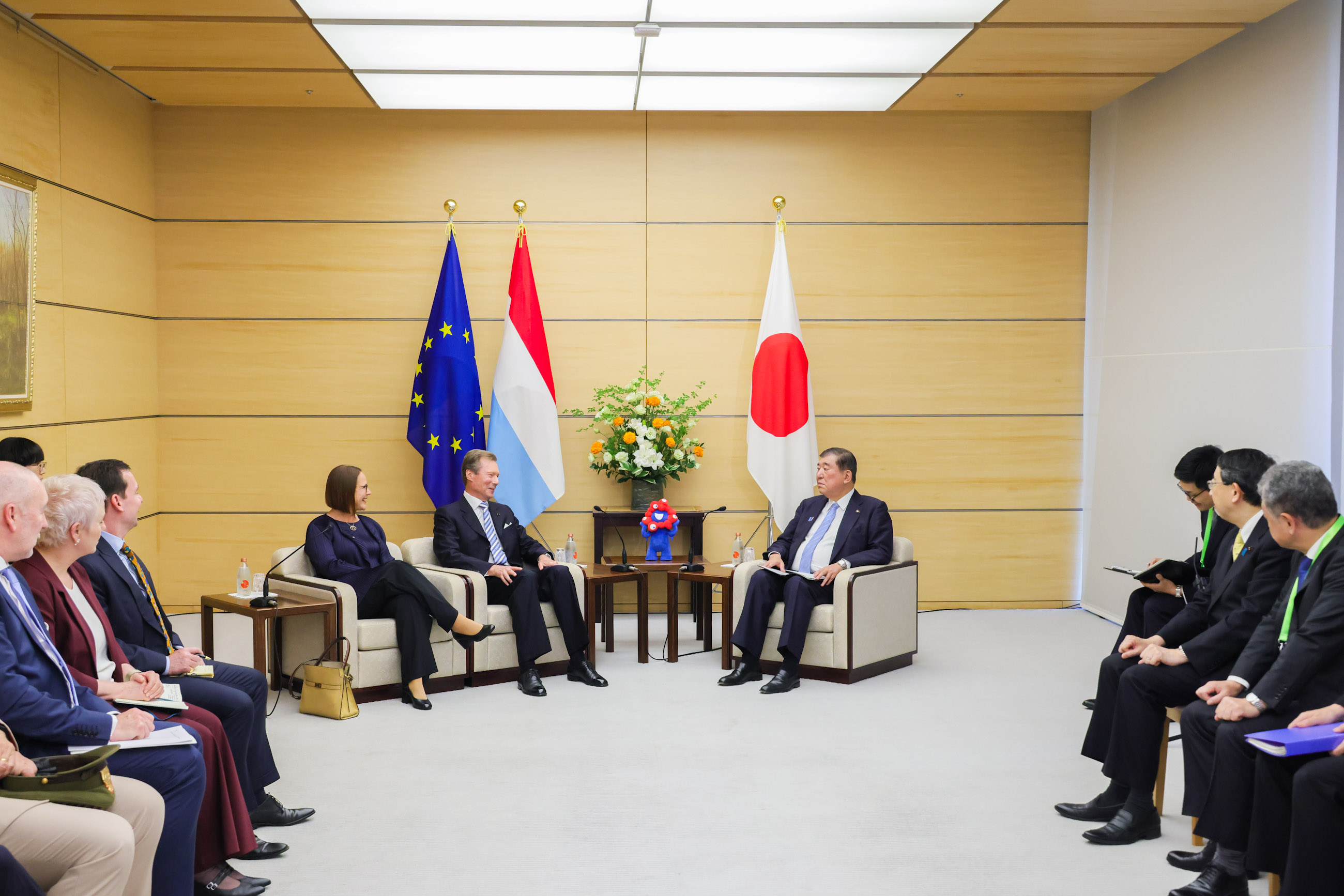 Prime Minister Ishiba holding a meeting with His Royal Highness Grand Duke Henri (3)