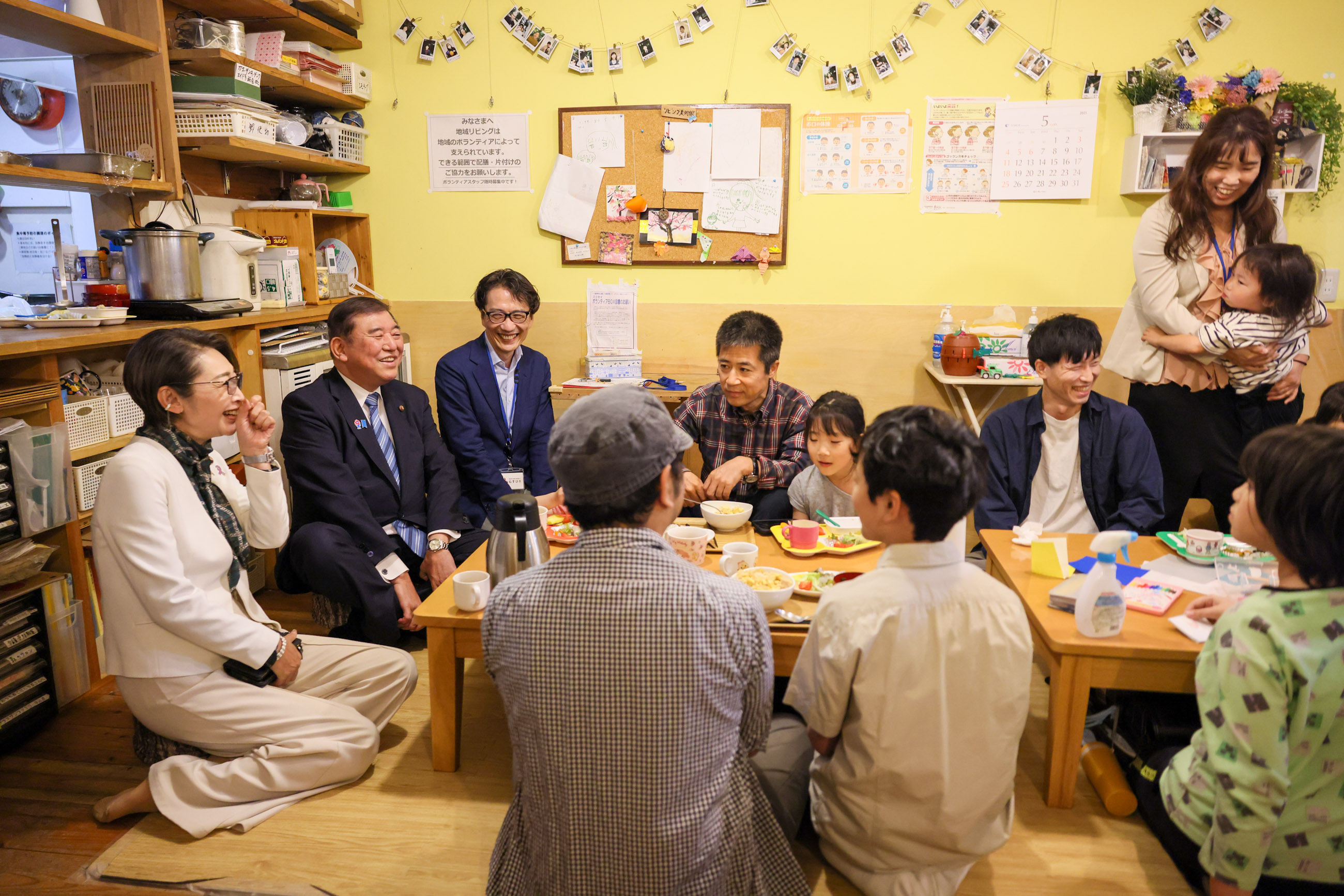 Prime Minister Ishiba visiting a Kodomo Shokudo (3)