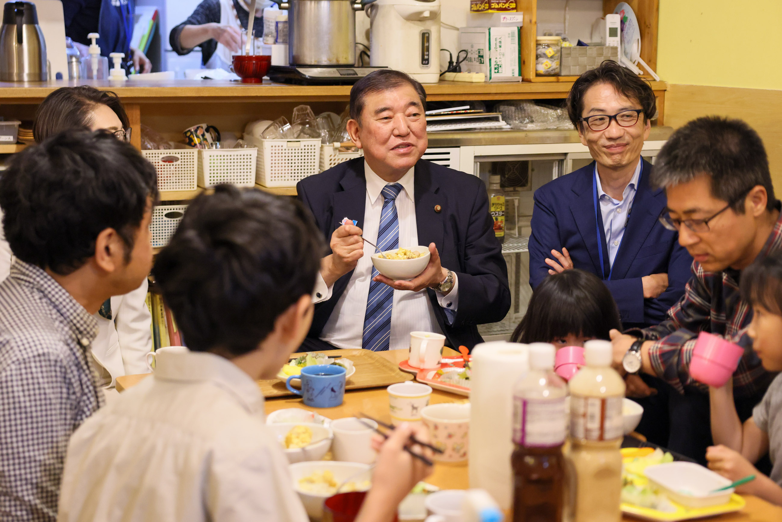 Prime Minister Ishiba visiting a Kodomo Shokudo (1)Prime Minister Ishiba visiting a Kodomo Shokudo (8)