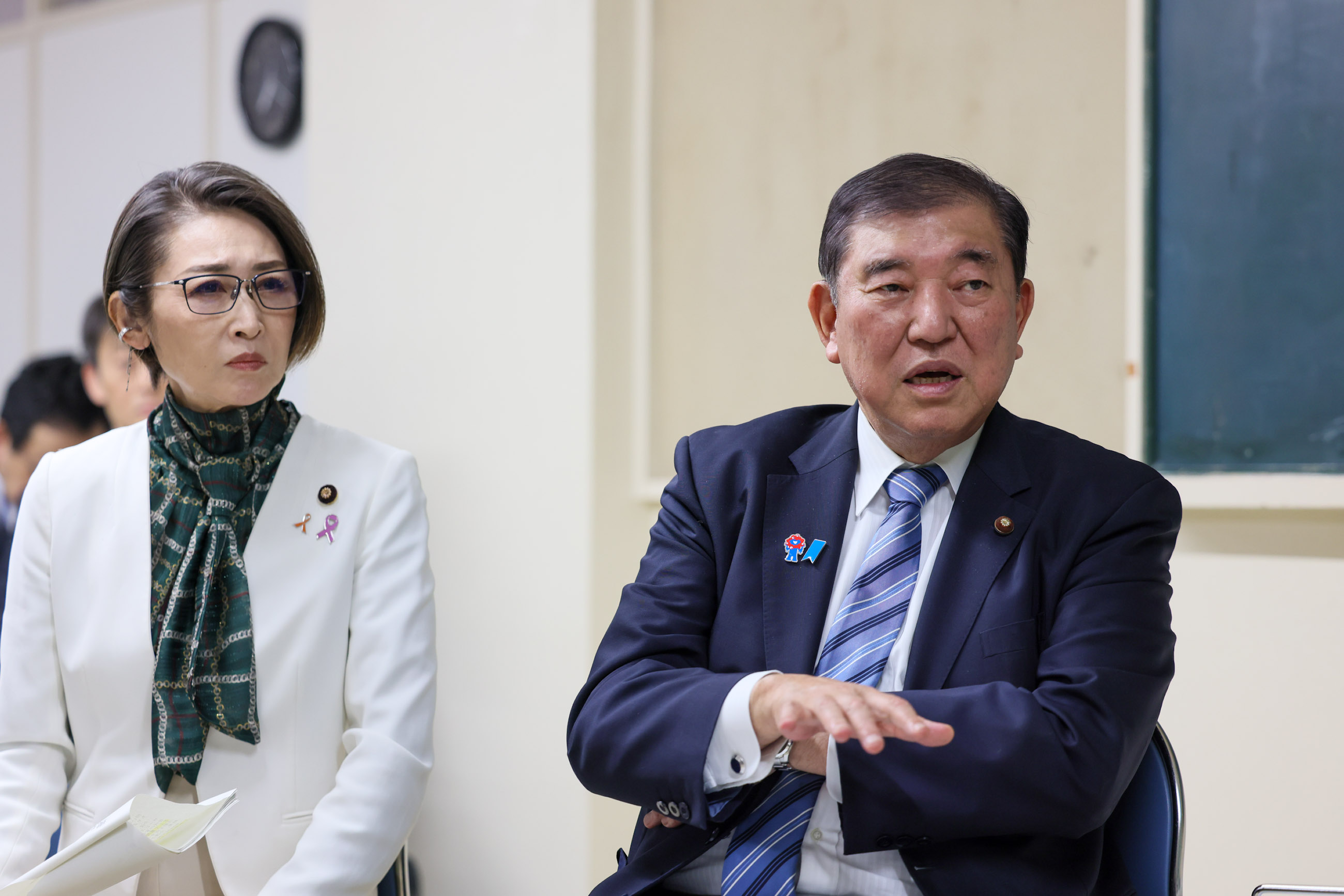 Prime Minister Ishiba receiving an explanation on the general situation of the Kodomo Shokudo (5)