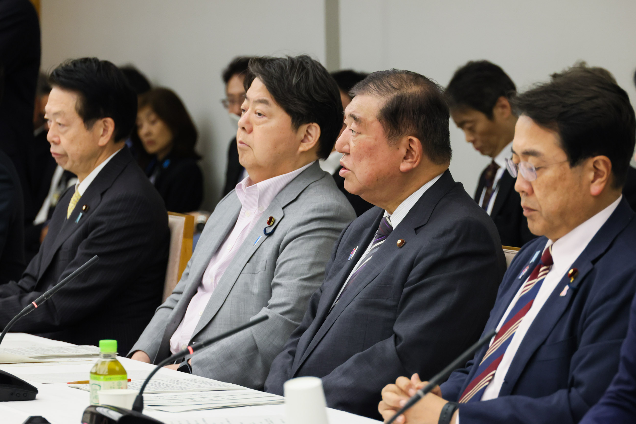 Prime Minister Ishiba wrapping up the meeting (2)