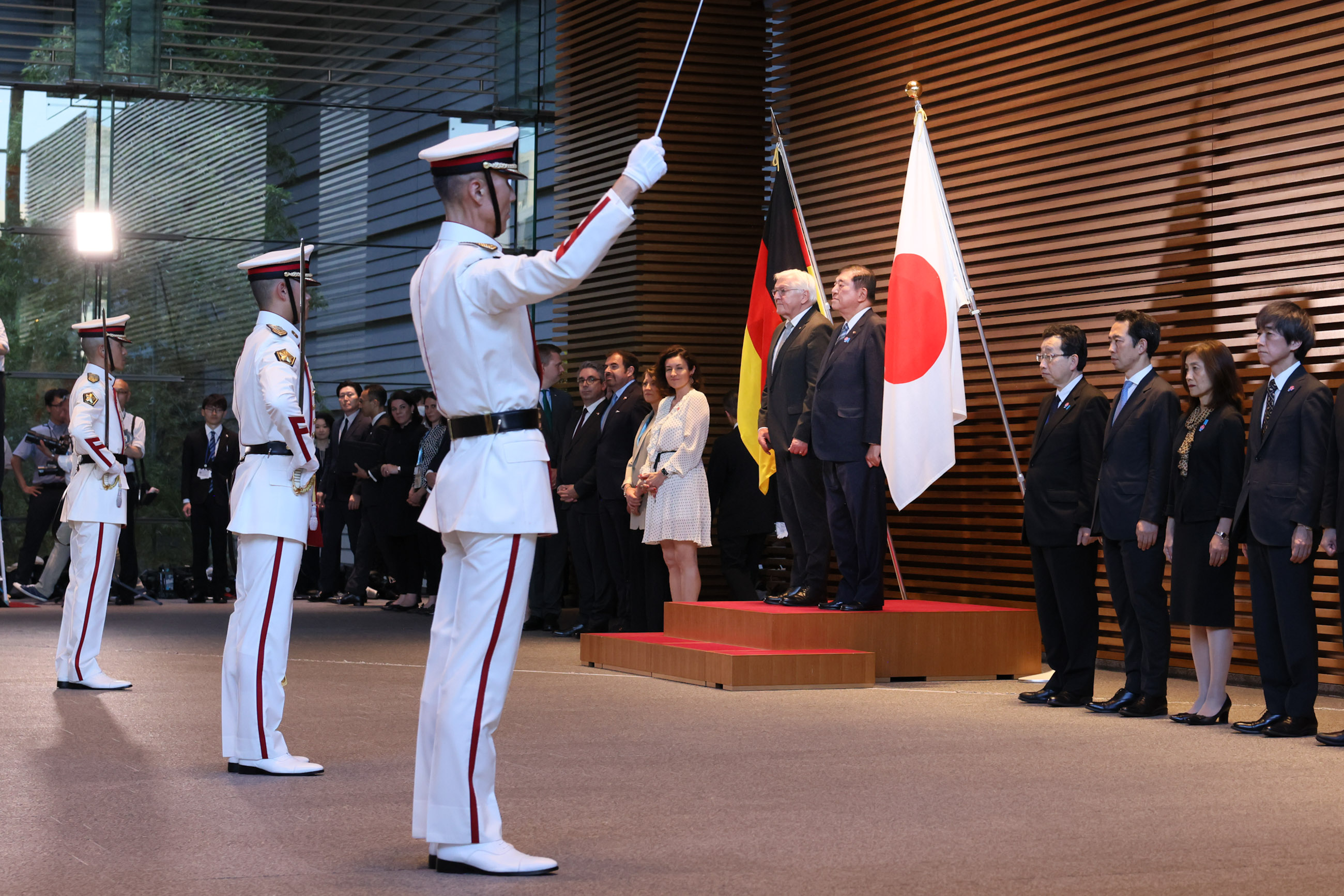 Salute and guard of honor ceremony (1)