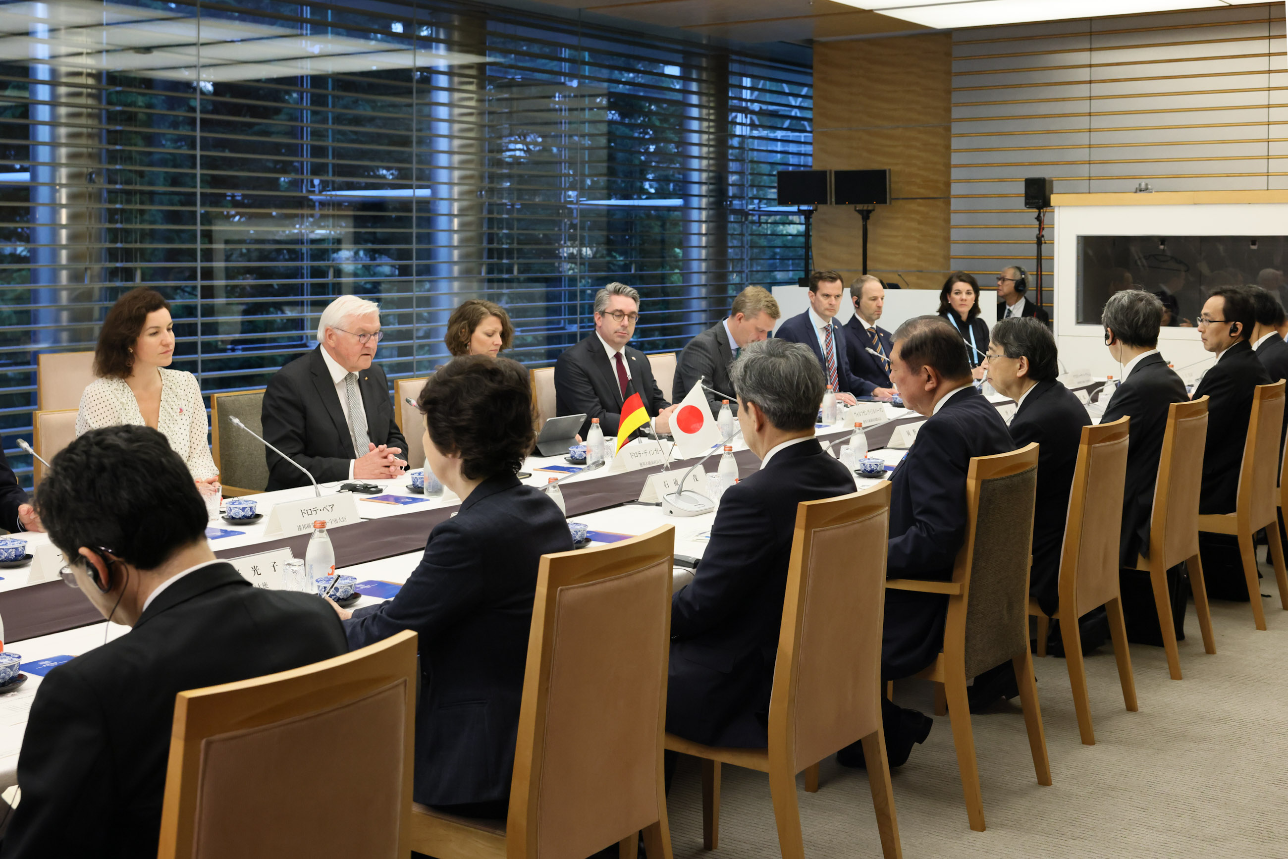 Prime Minister Ishiba holding a meeting with President Steinmeier (6)