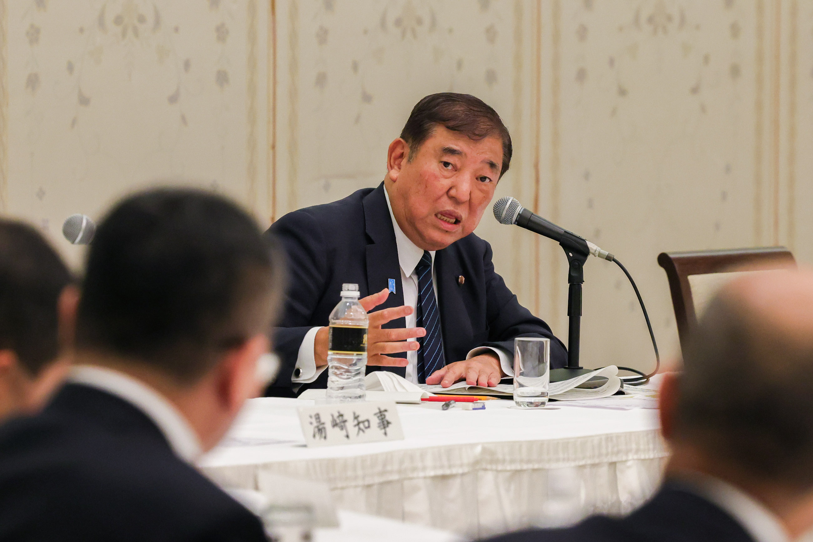 Prime Minister Ishiba holding an exchange of views (2)