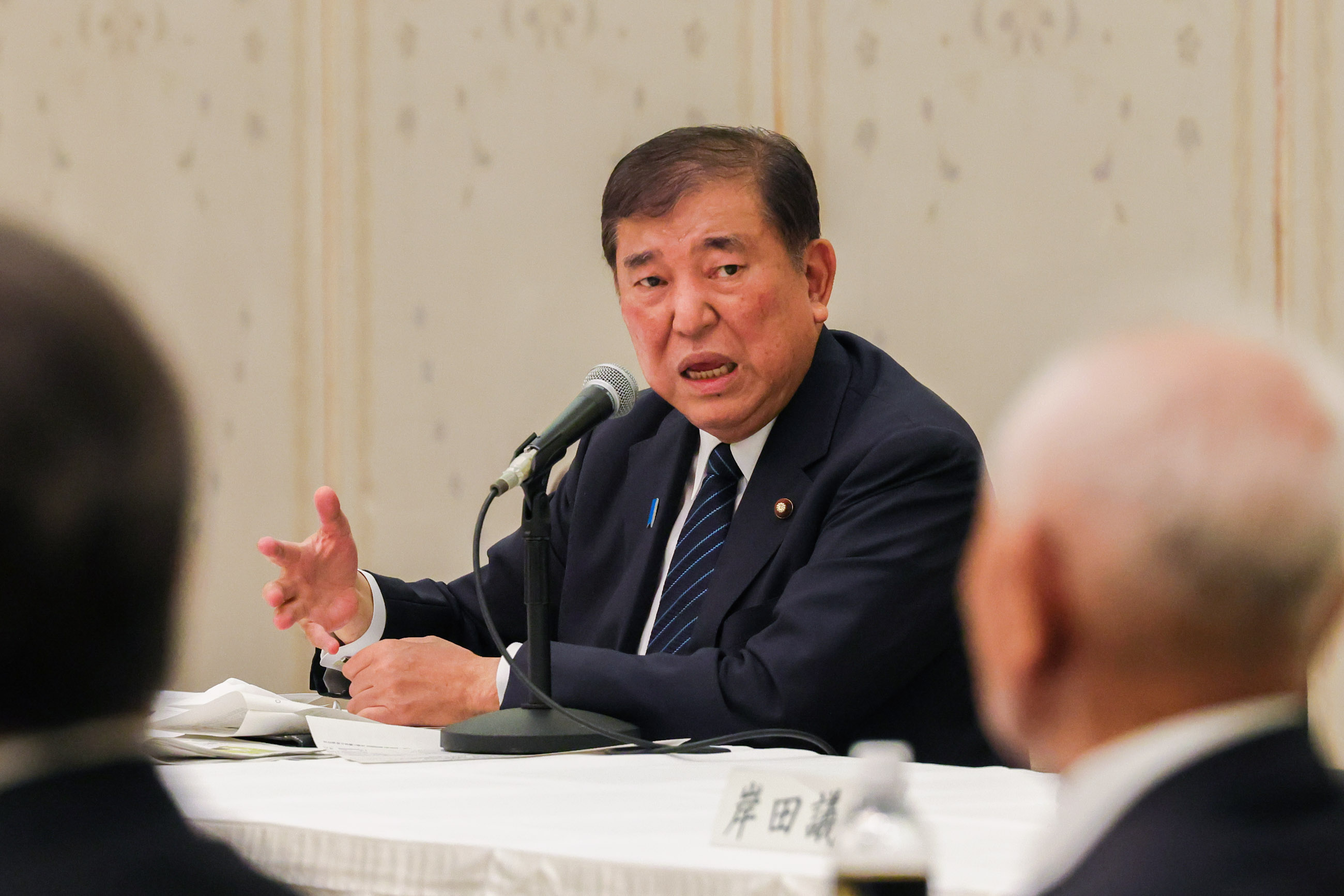 Prime Minister Ishiba holding an exchange of views (4)