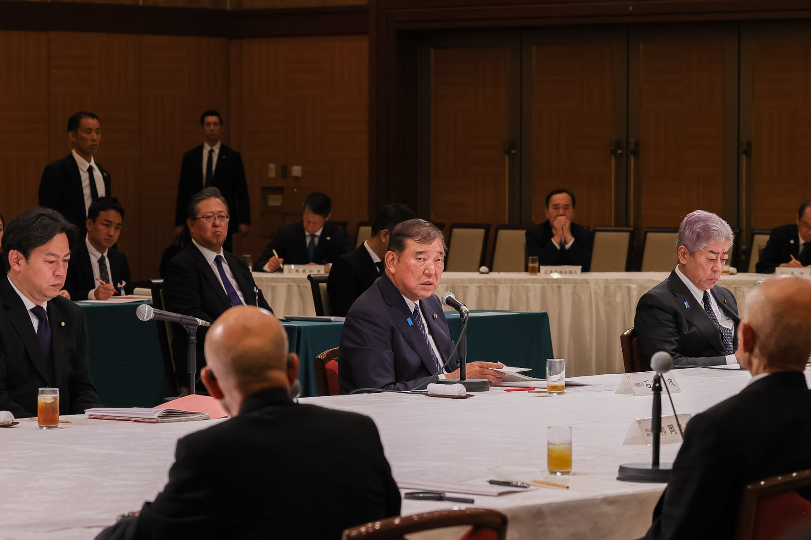 Prime Minister Ishiba listening to requests from representatives of atomic bomb survivors (1)