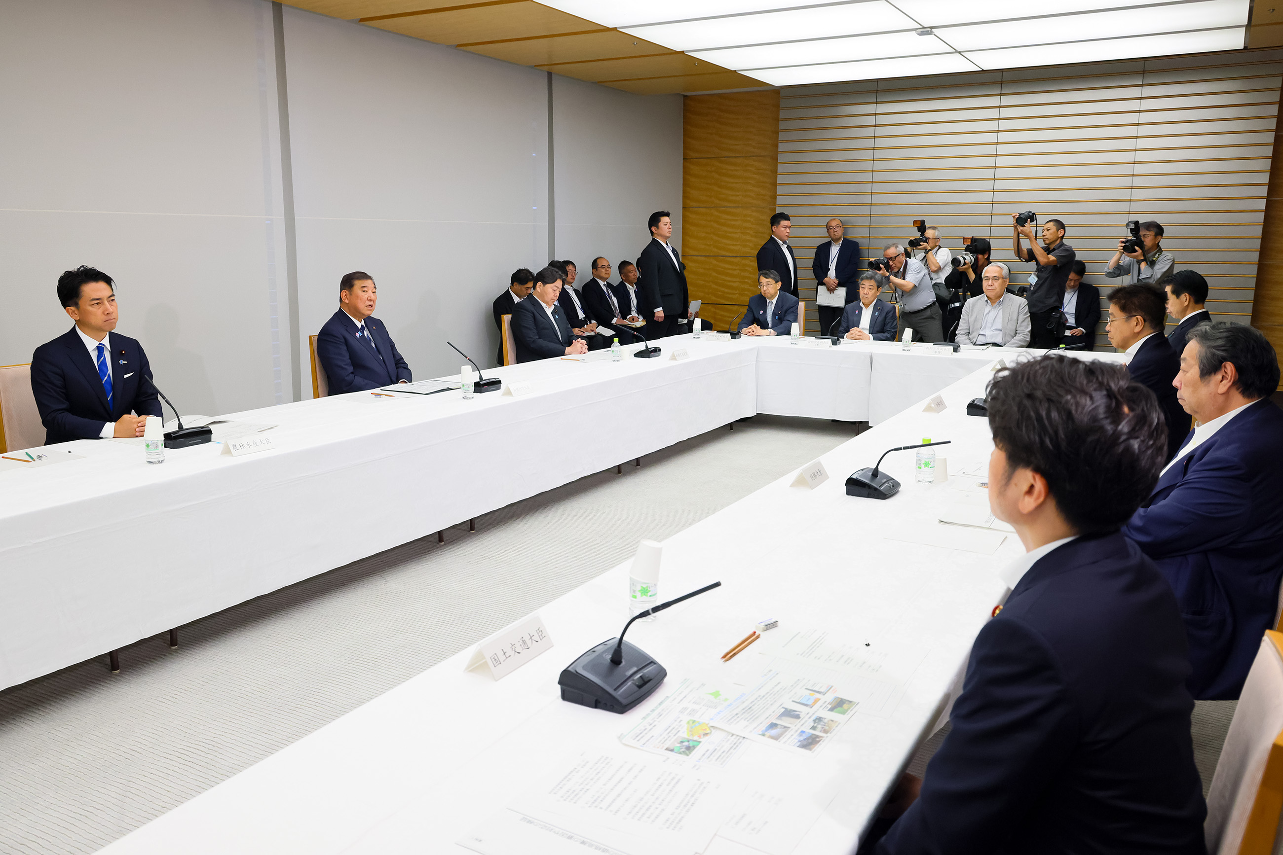 Prime Minister Ishiba wrapping up the meeting (2)