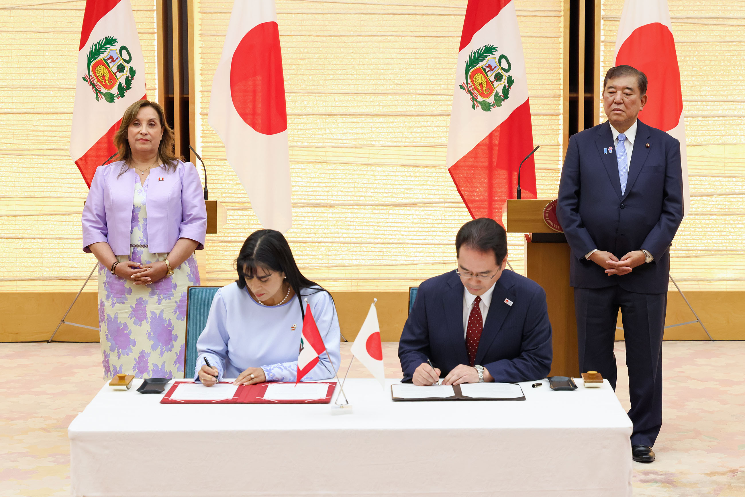 Signing Ceremony (1)