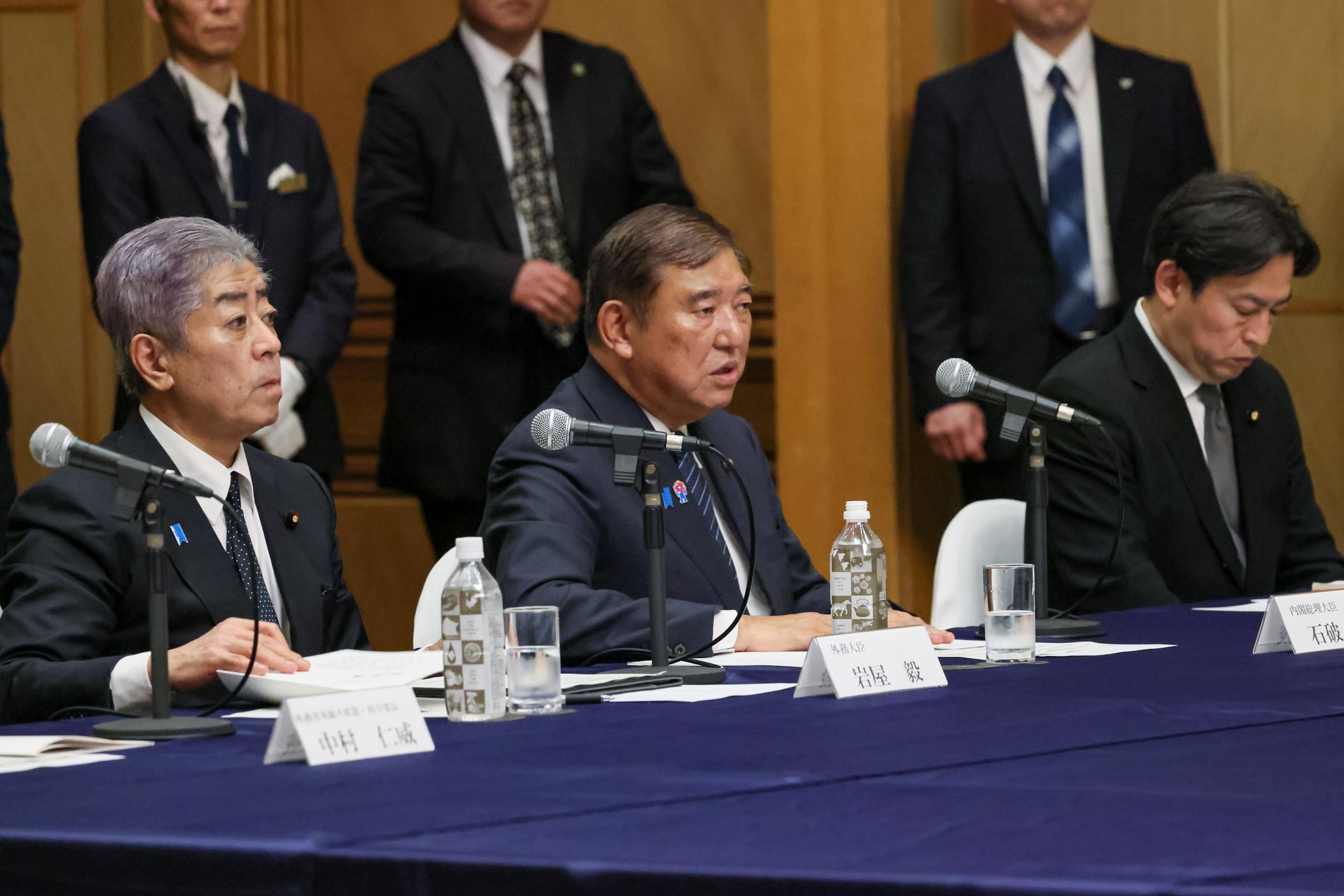 Prime Minister Ishiba listening to requests from representatives of atomic bomb survivors (2)
