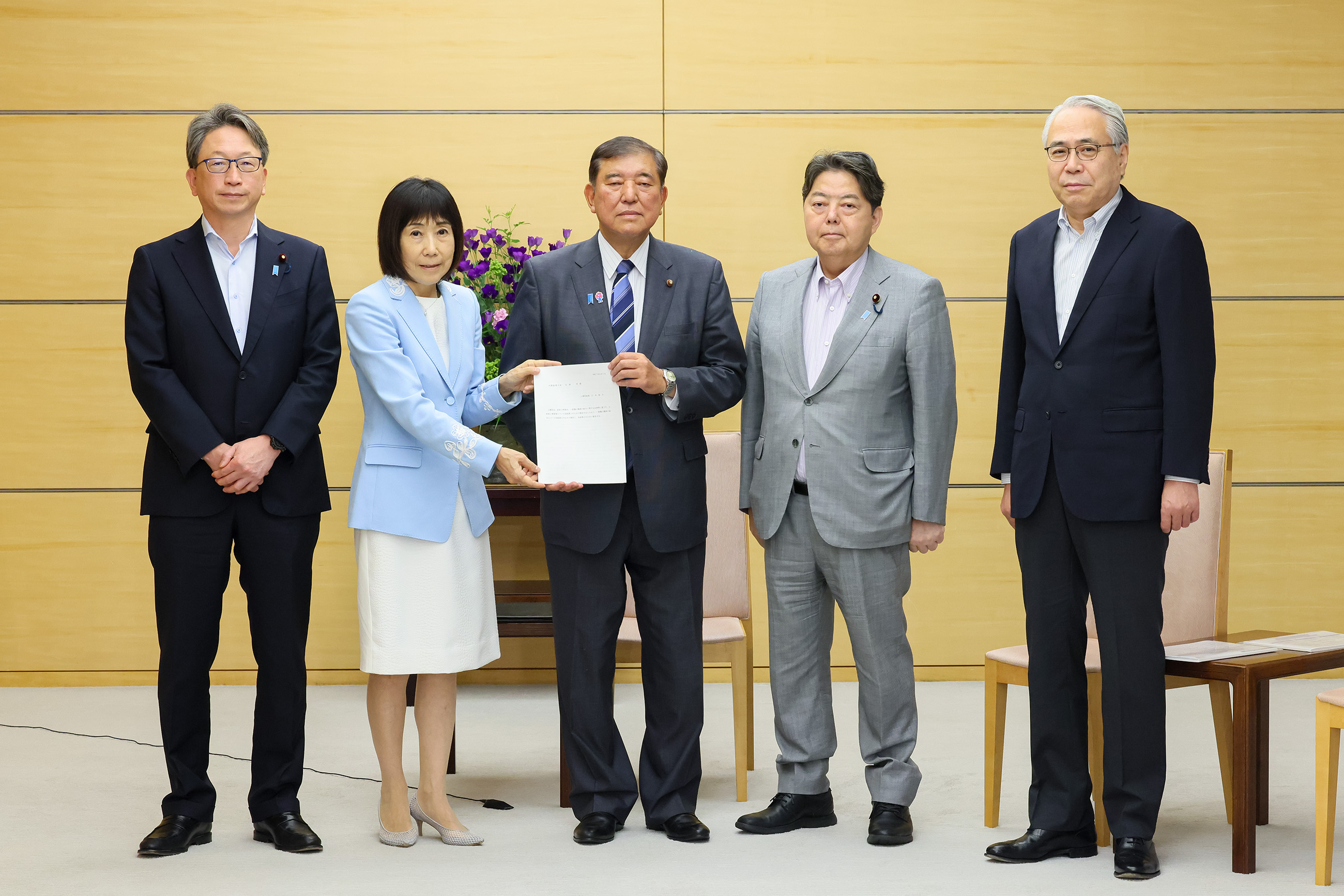 Prime Minister Ishiba receiving a NPA Recommendation (2)