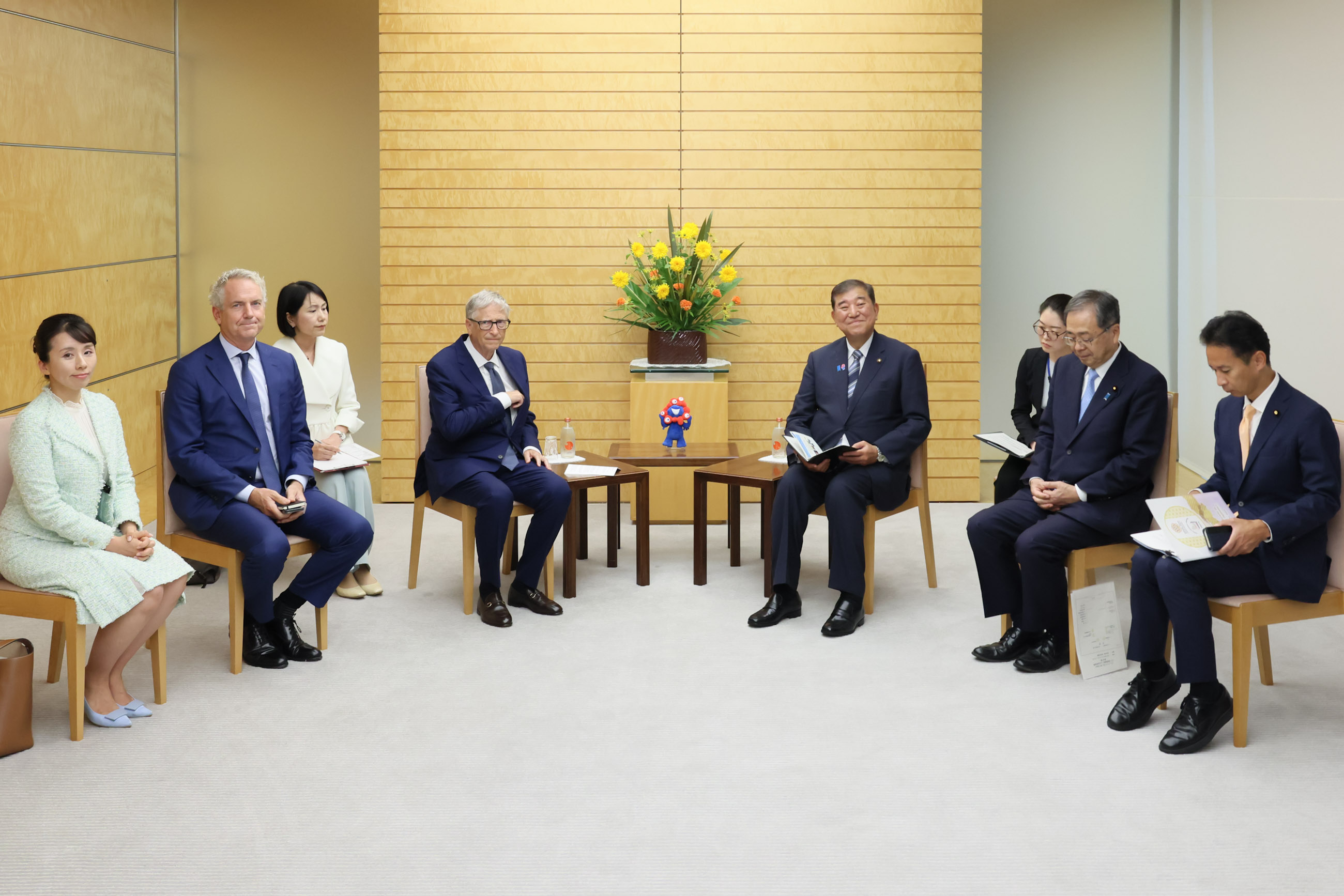 Prime Minister Ishiba receiving a courtesy call (3)