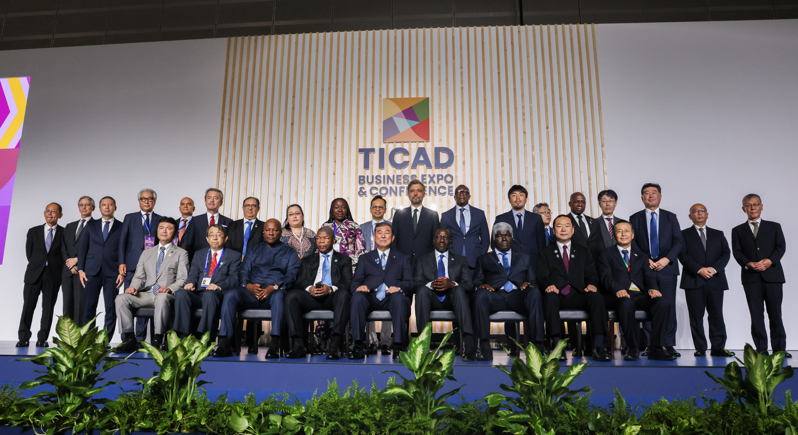 Signing ceremony (12)