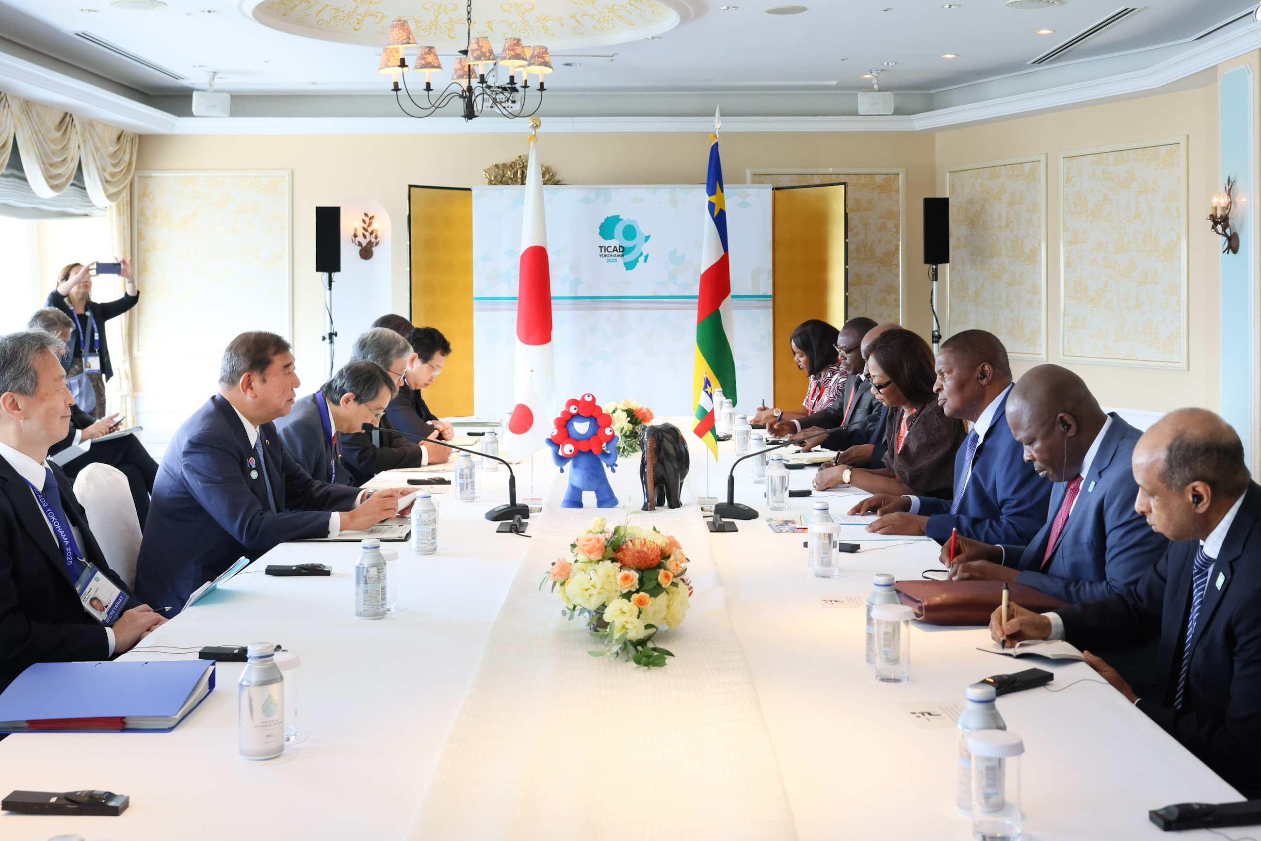 Japan-Central African Republic Summit Meeting (2)