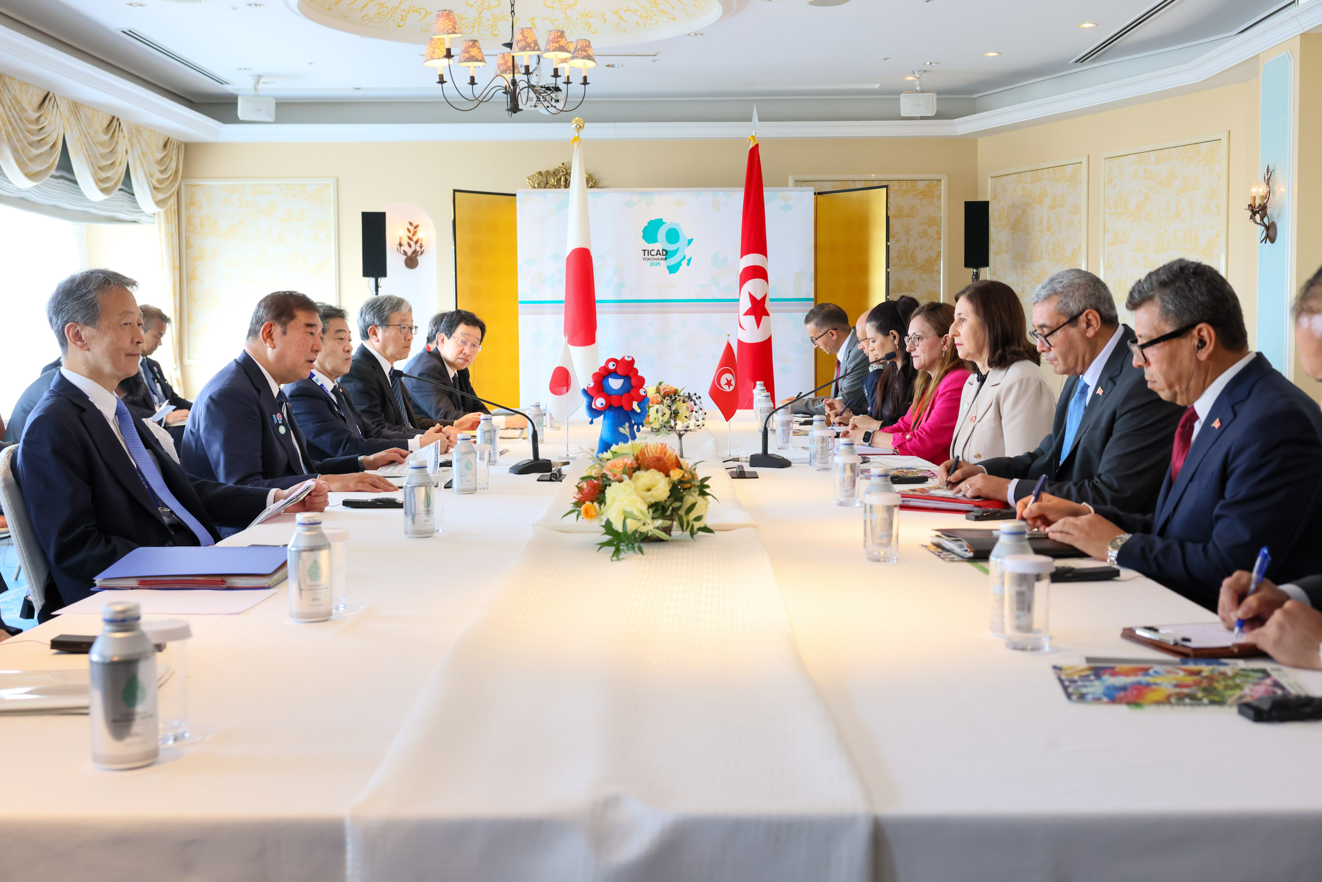 Japan-Tunisia Summit Meeting (2)