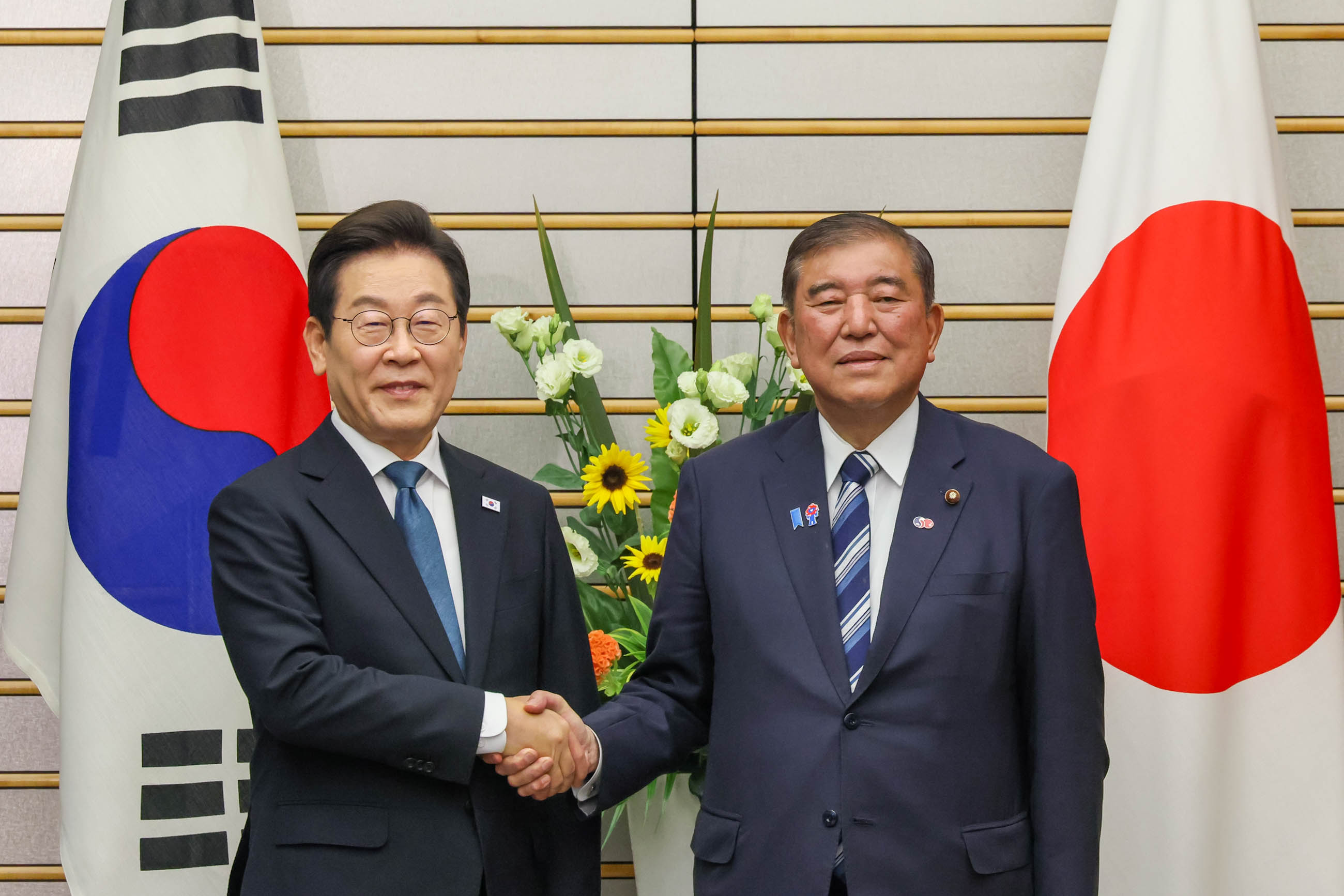 Japan - ROK Summit Meeting (Plenary Meeting) (1)