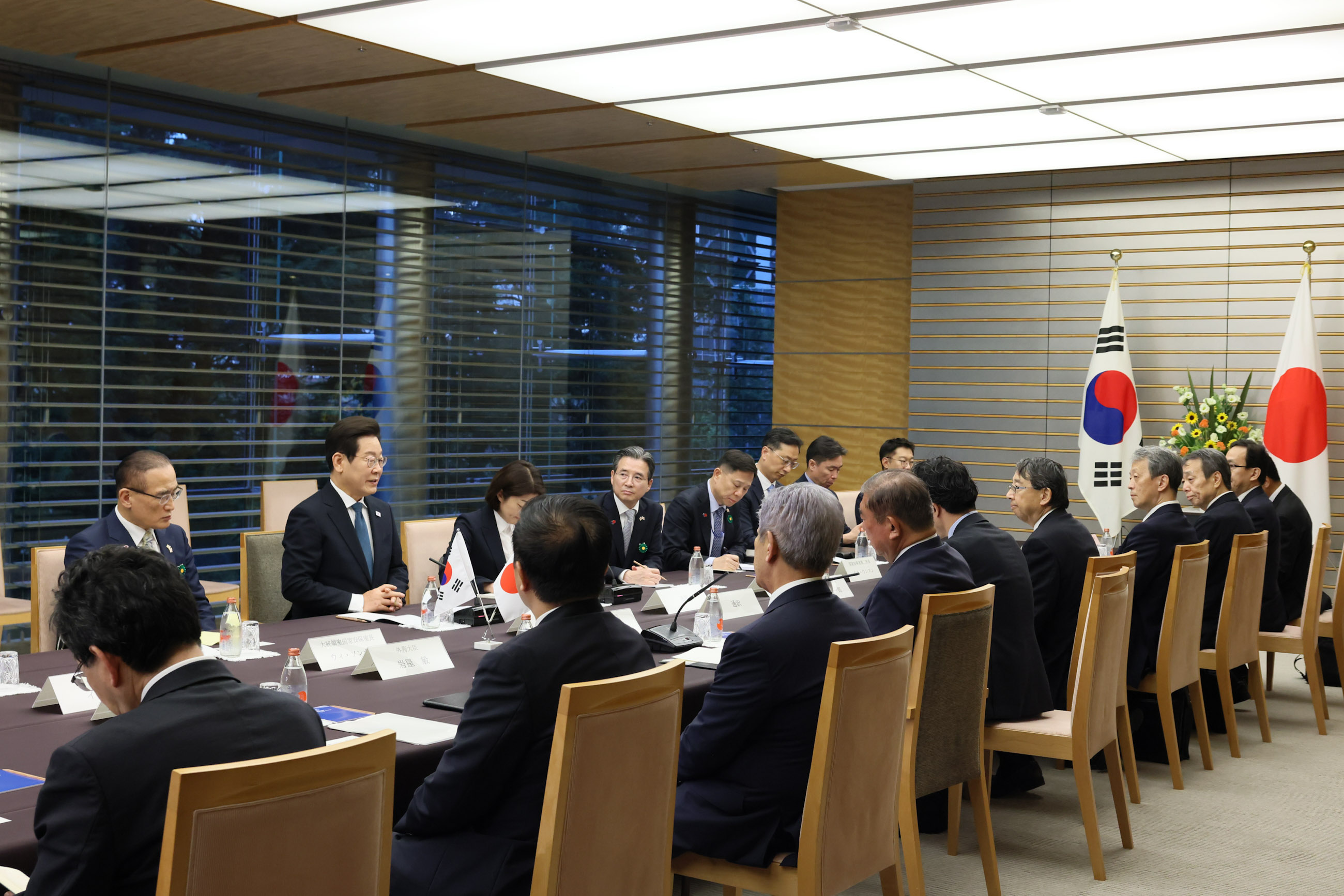 Japan - ROK Summit Meeting (Plenary Meeting) (6)