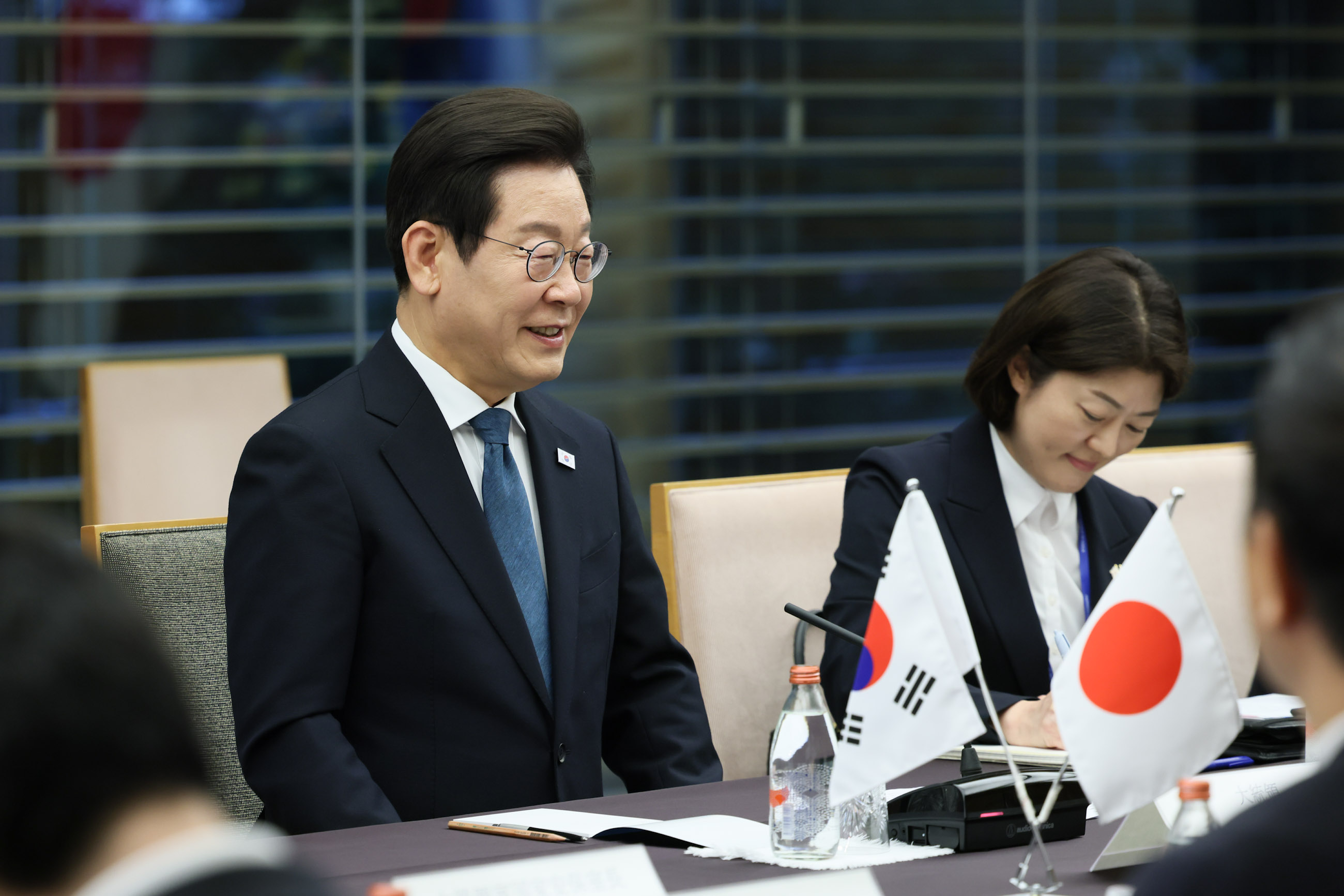 Japan - ROK Summit Meeting (Plenary Meeting) (10)