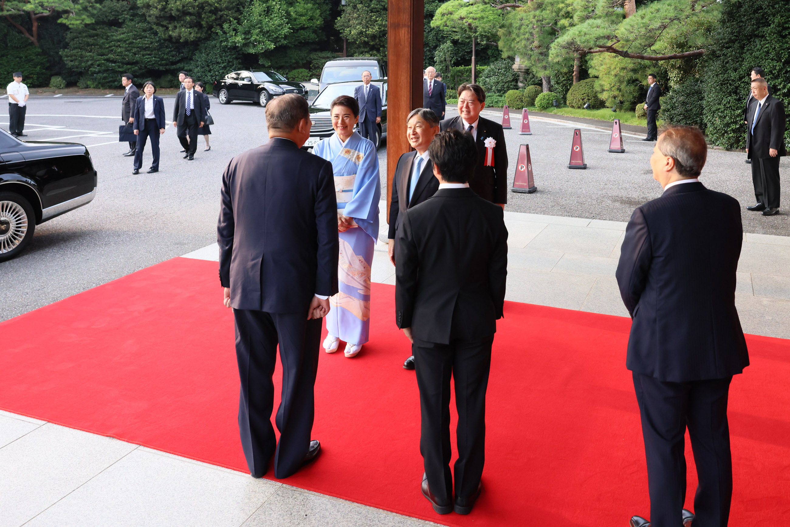 Prime Minister Ishiba receiving Their Majesties the Emperor and Empress of Japan (1)