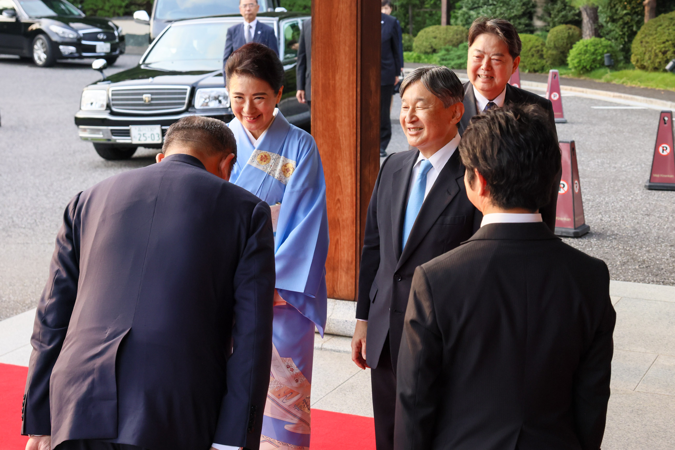 Prime Minister Ishiba receiving Their Majesties the Emperor and Empress of Japan (2)