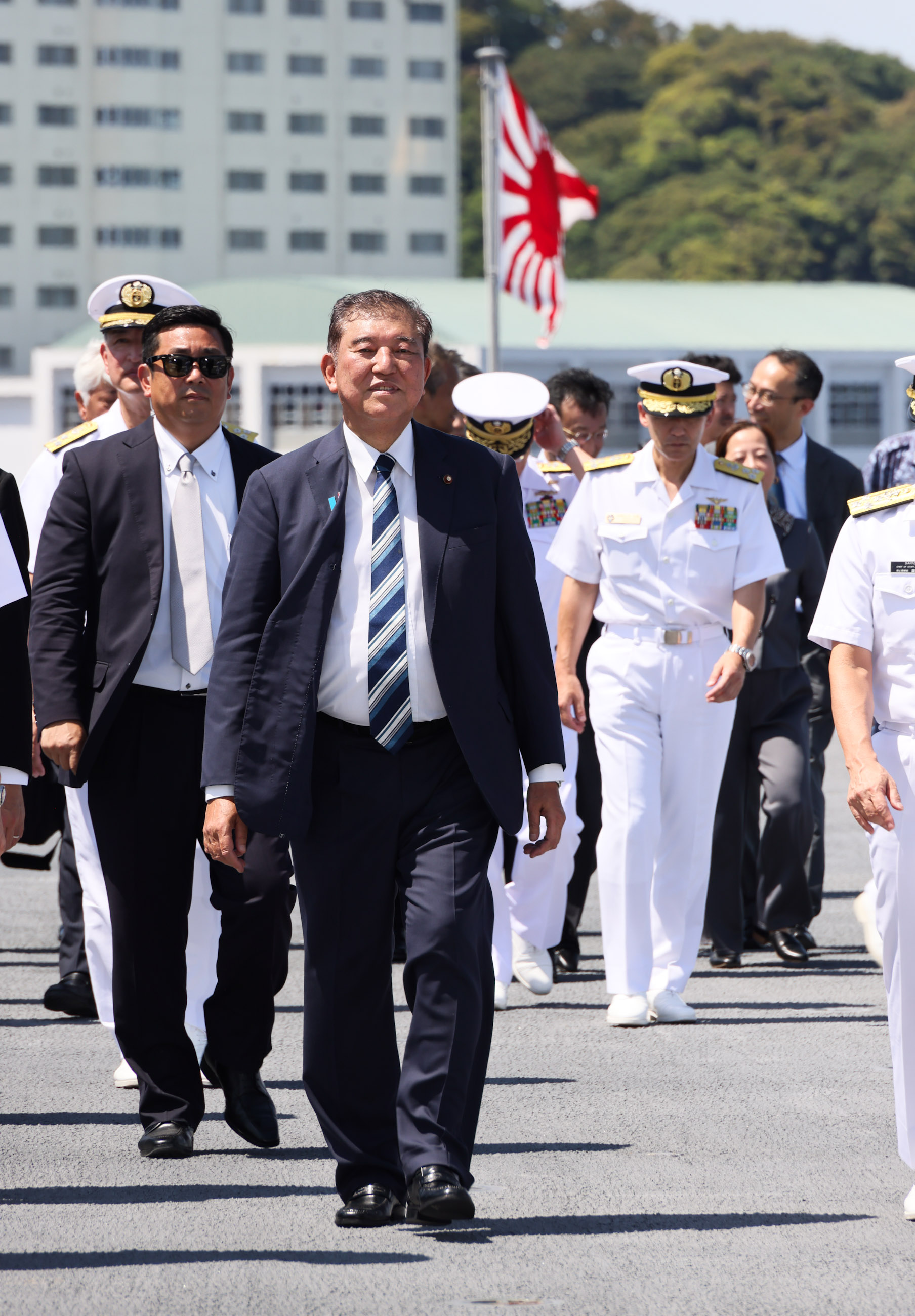 Prime Minister Ishiba touring JS KAGA (3)