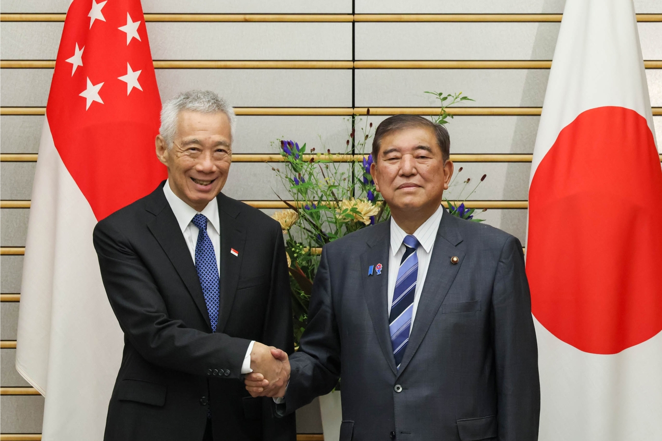 Prime Minister Ishiba holding a meeting with Senior Minister Lee Hsien Loong (1)