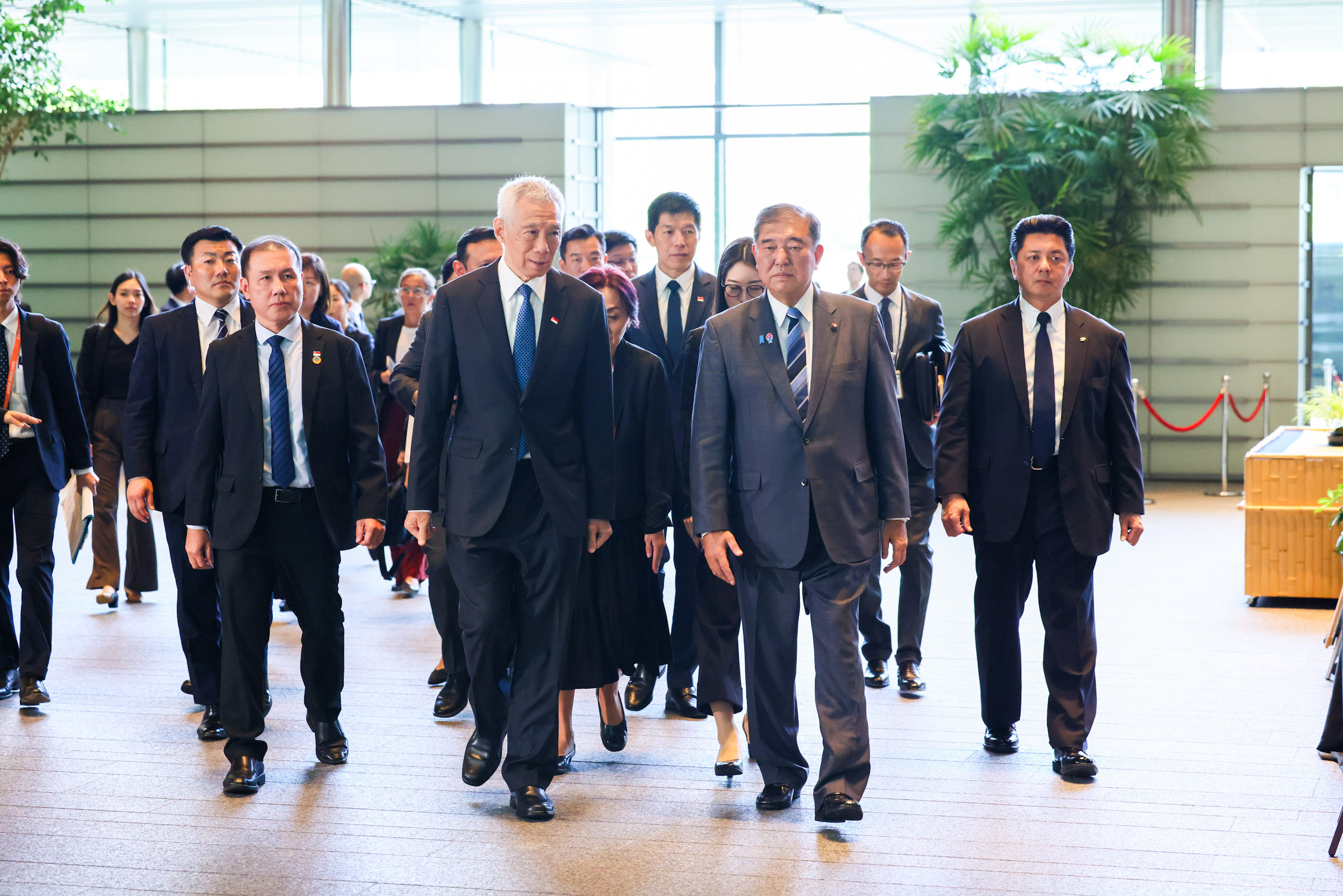 Prime Minister Ishiba welcoming Senior Minister Lee Hsien Loong (2)