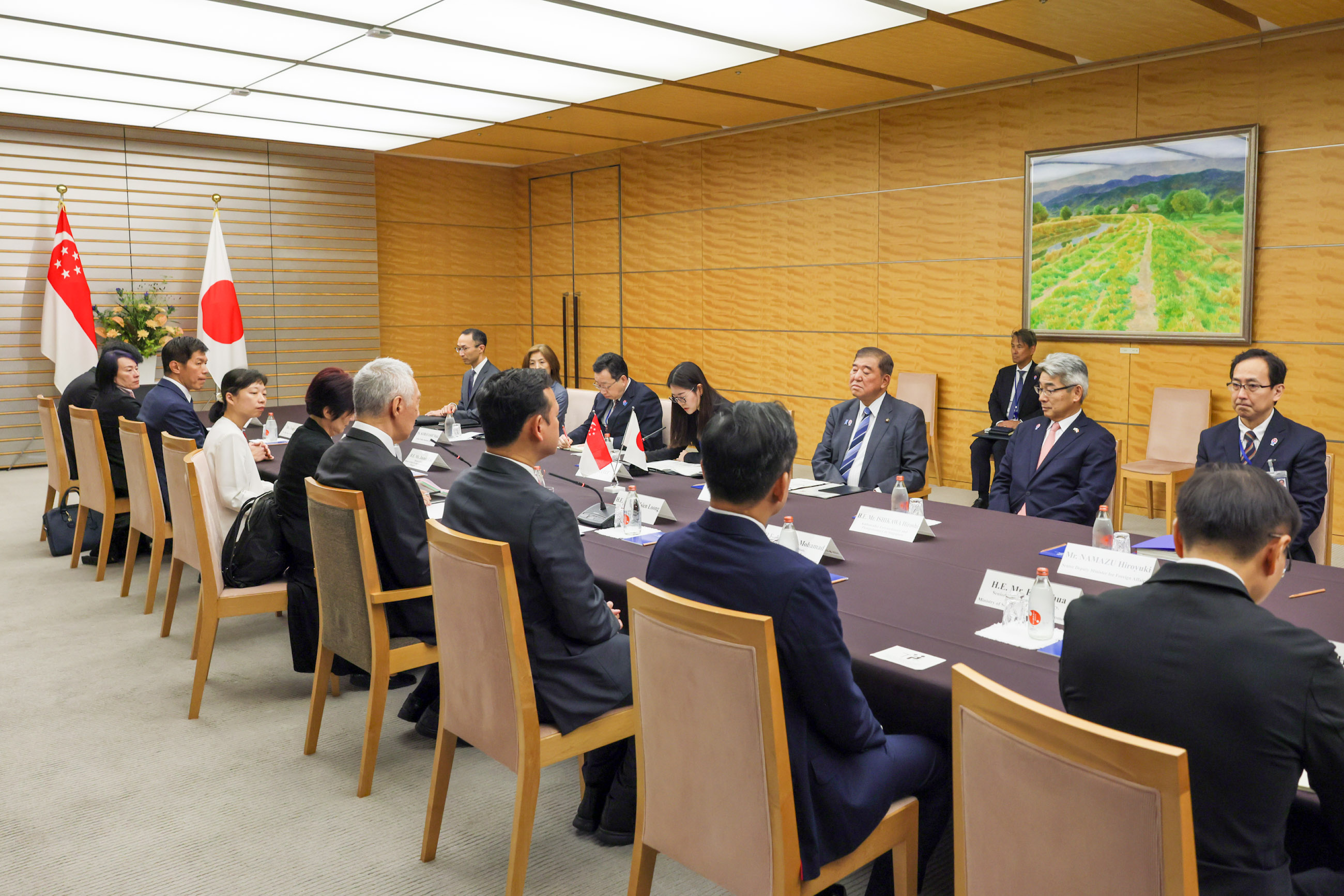 Prime Minister Ishiba holding a meeting with Senior Minister Lee Hsien Loong (5)