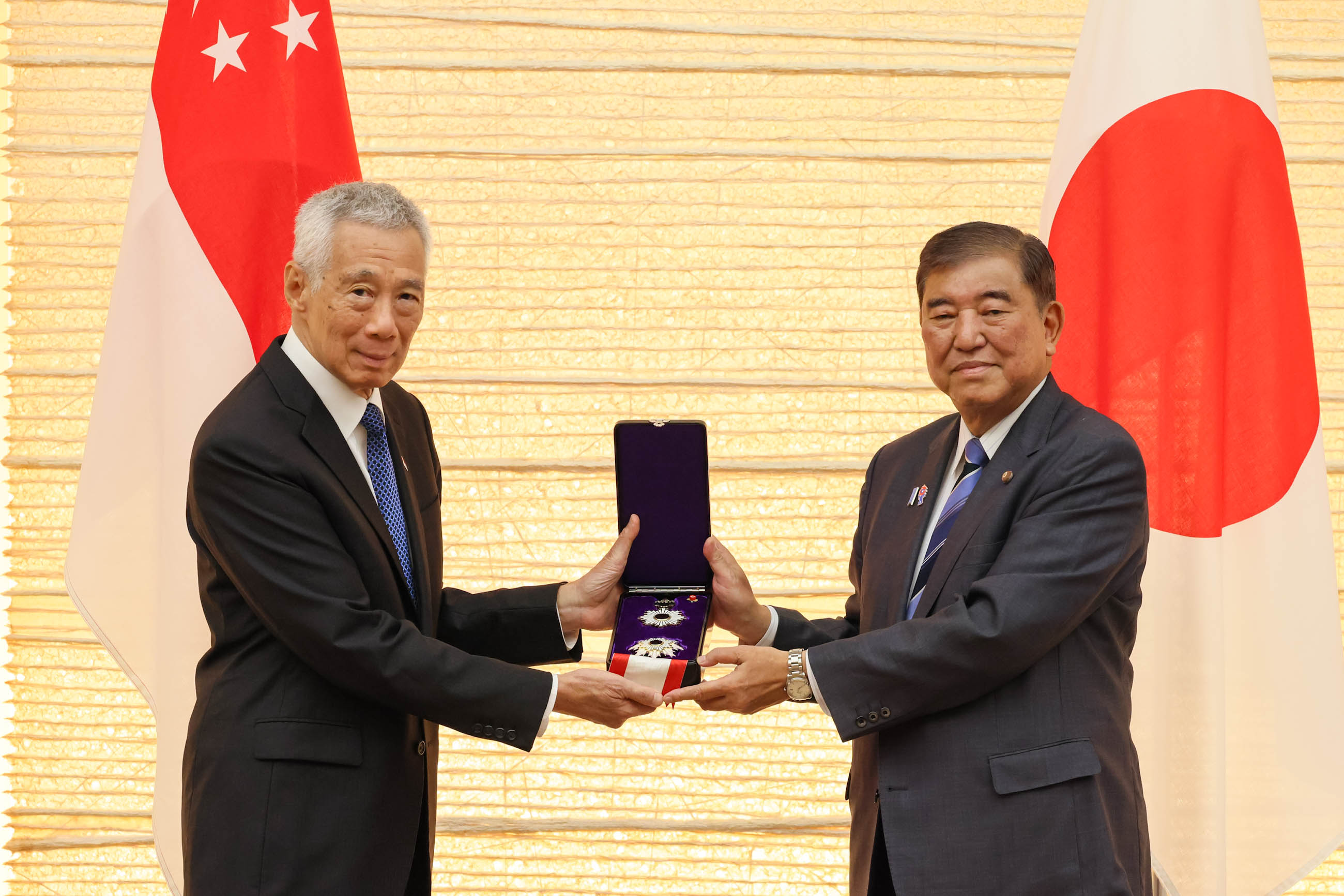 Decoration Conferment Ceremony (7)