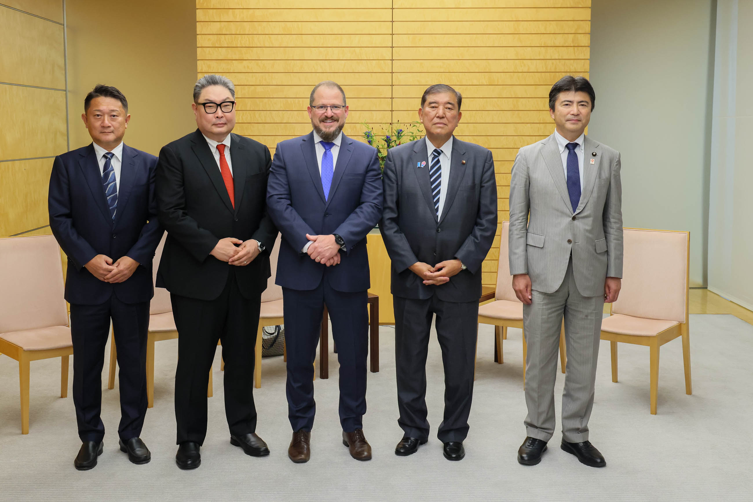 Prime Minister Ishiba receiving a courtesy call (2)