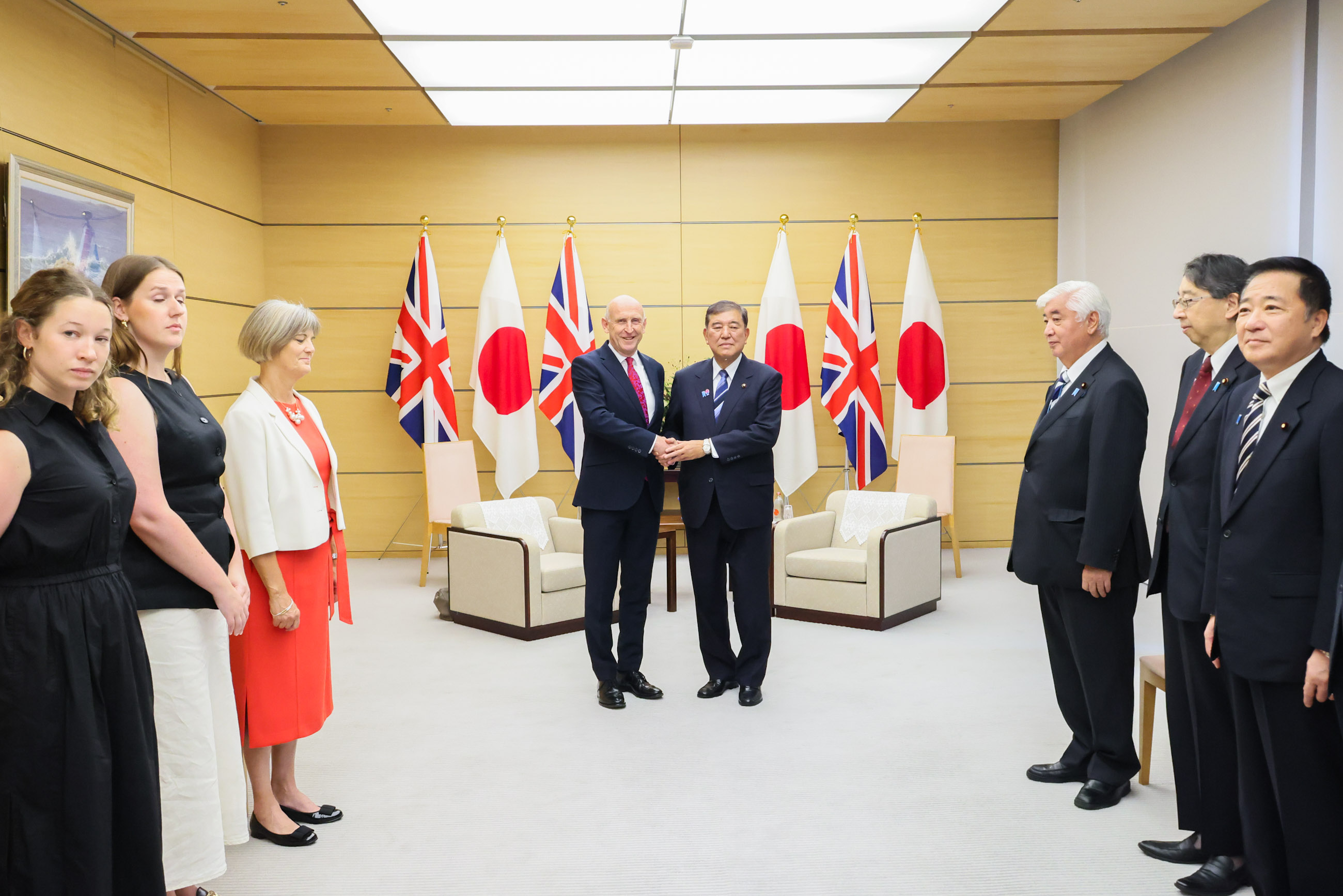 Prime Minister Ishiba receiving a courtesy call (2)