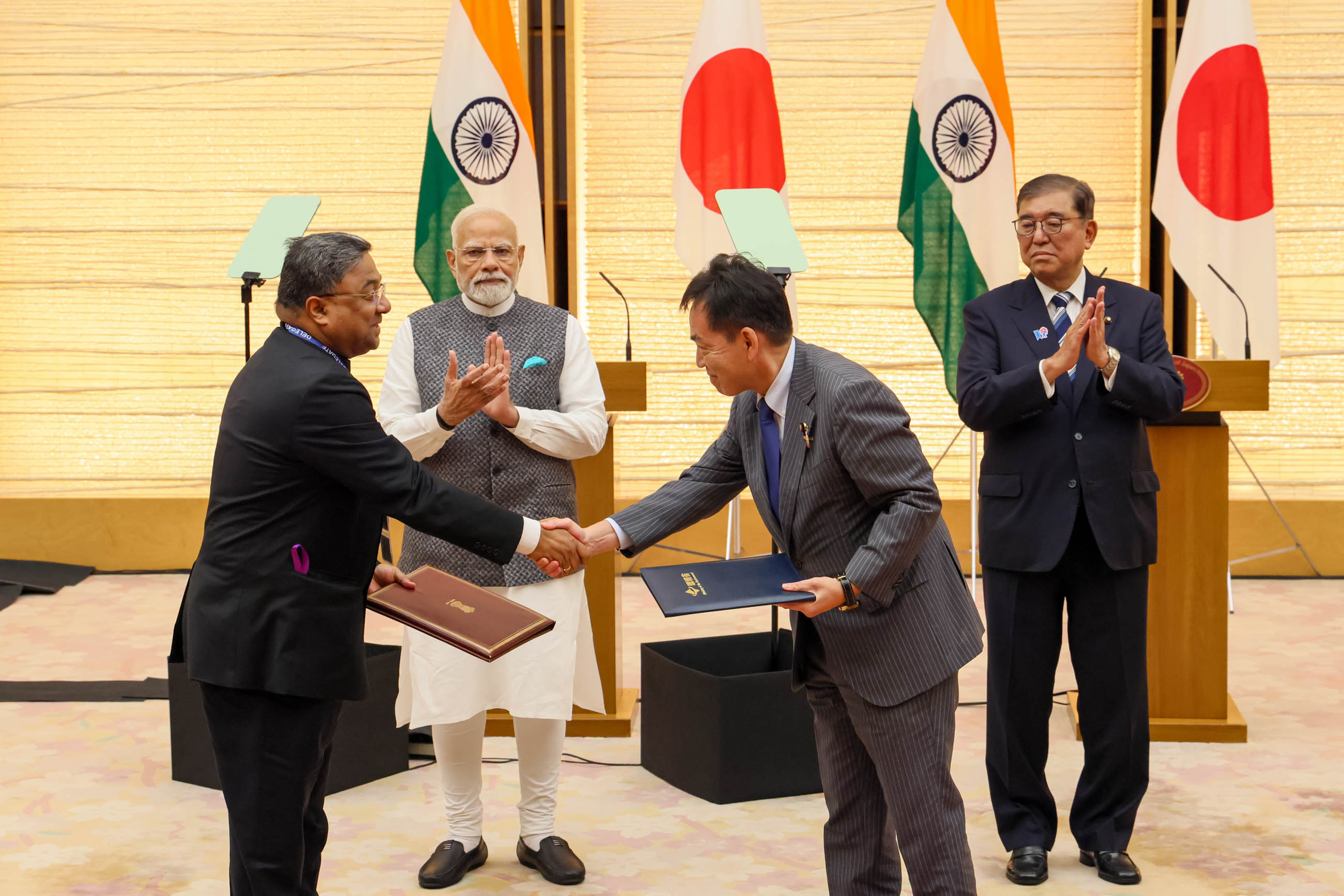 Ceremony for the exchange of documents (8)
