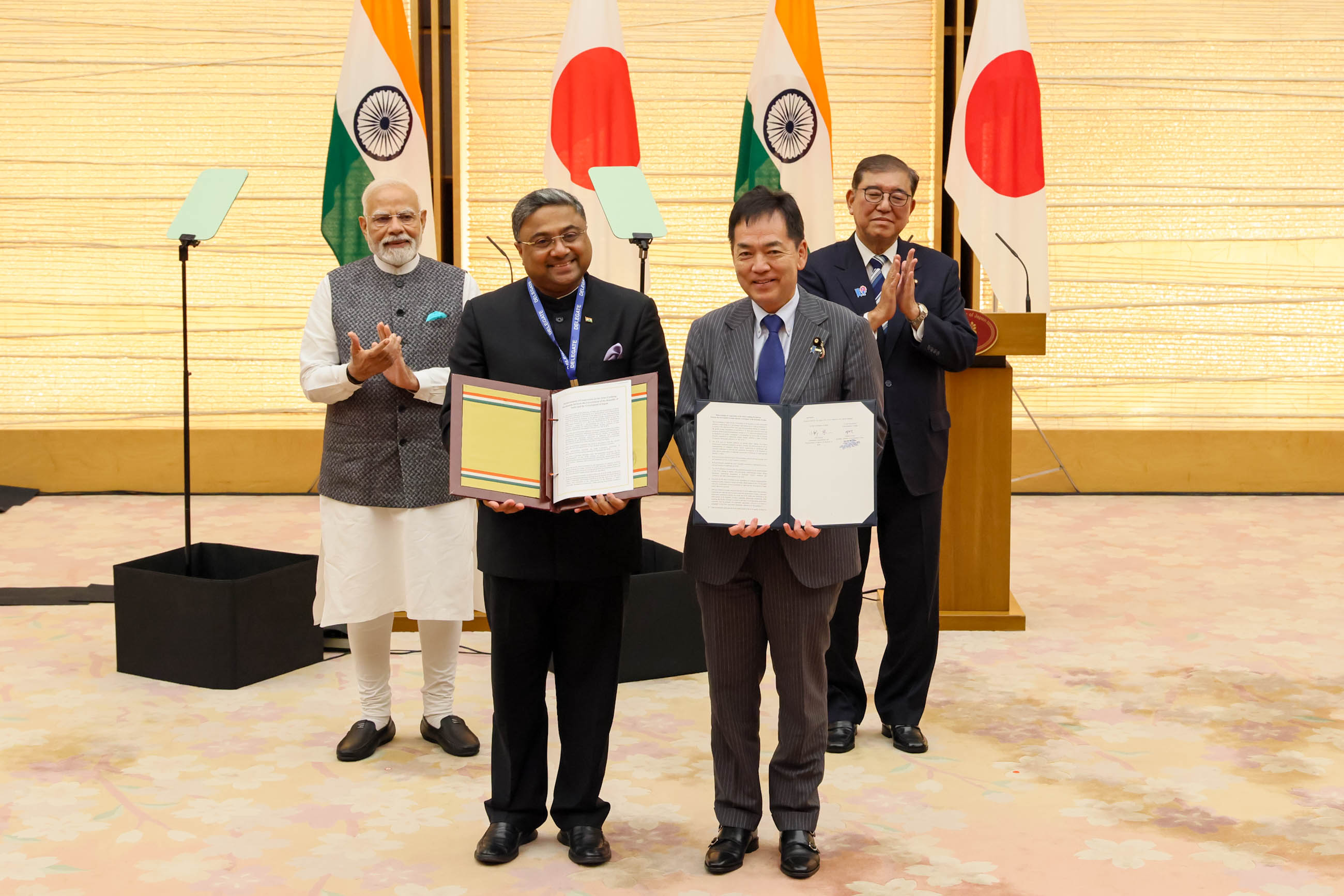 Ceremony for the exchange of documents (9)