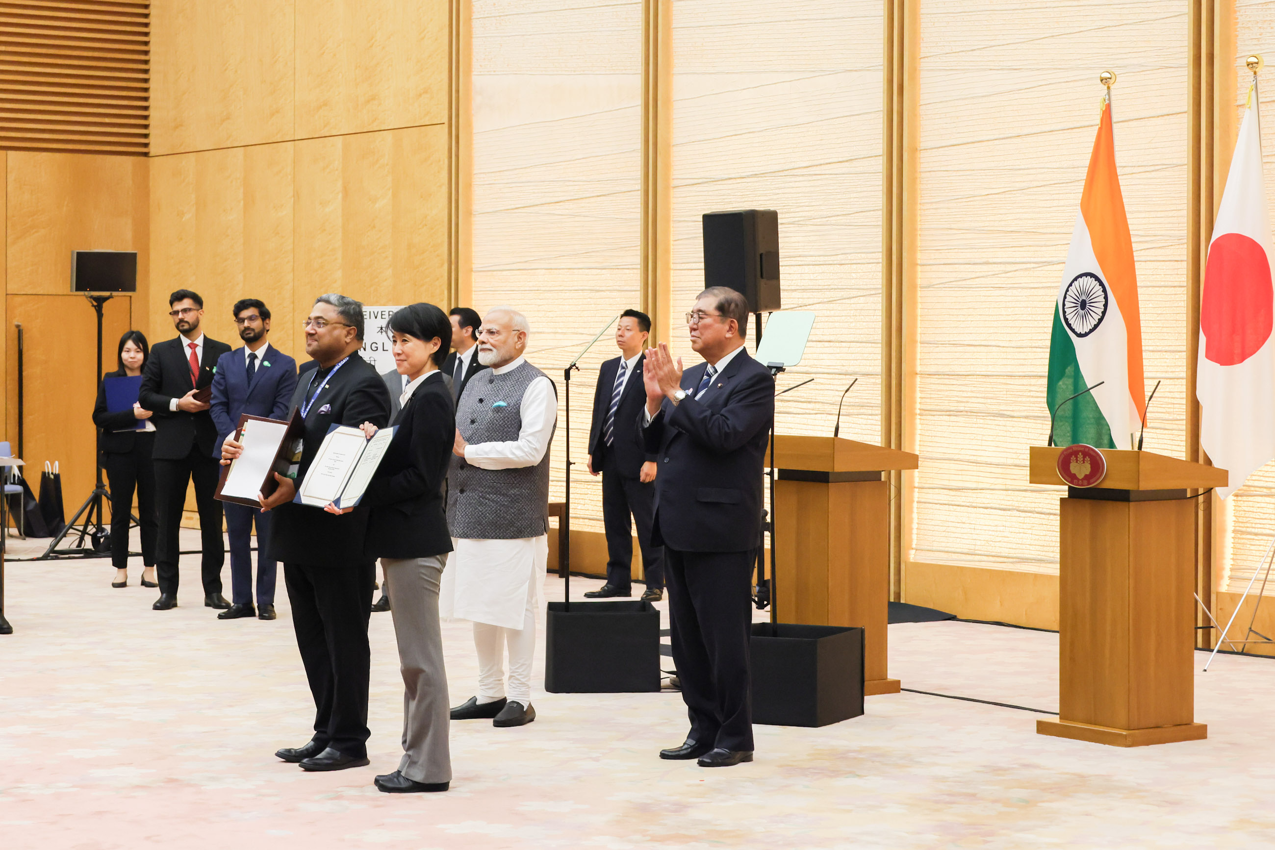 Ceremony for the exchange of documents (11)