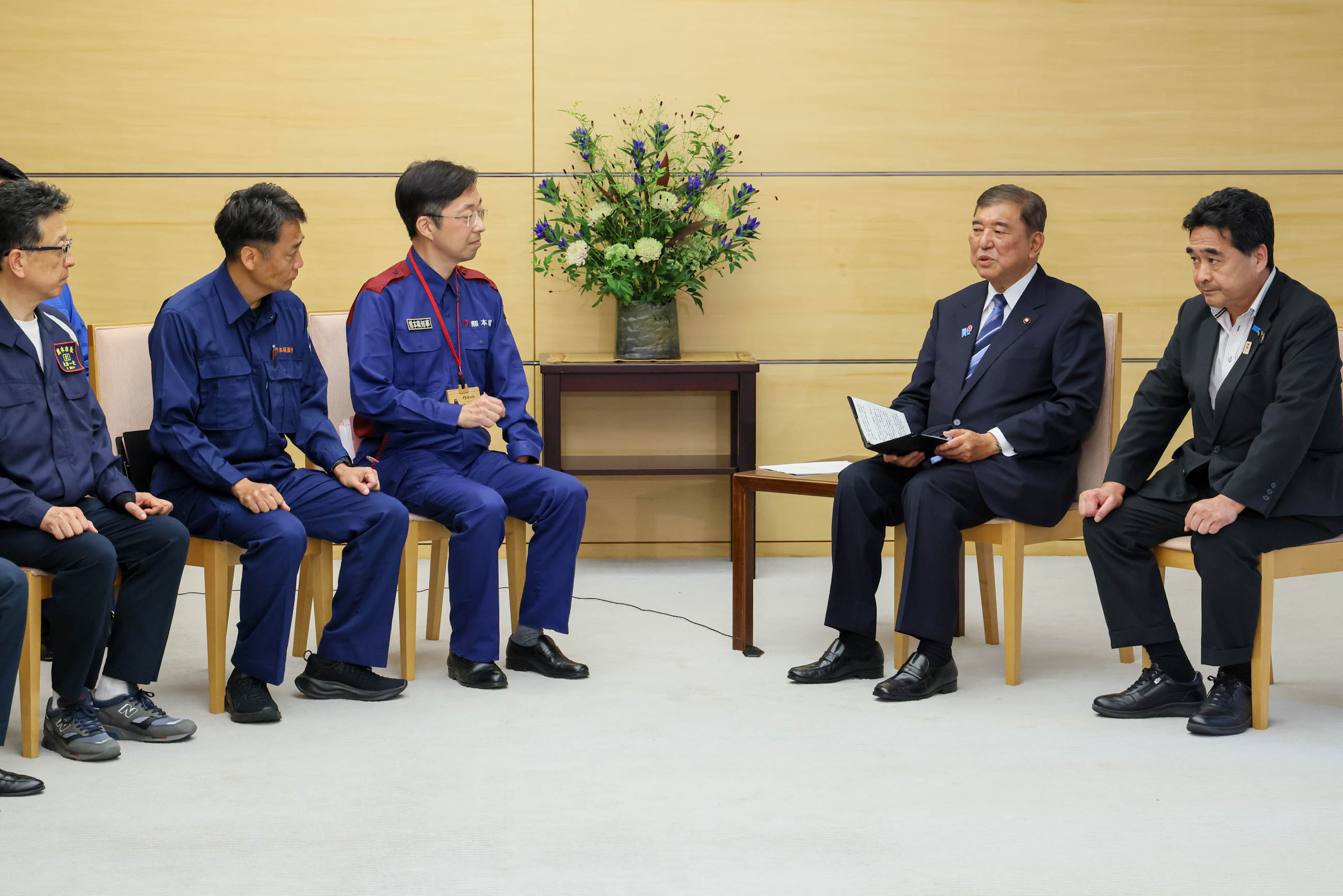 Prime Minister Ishiba receiving requests (3)