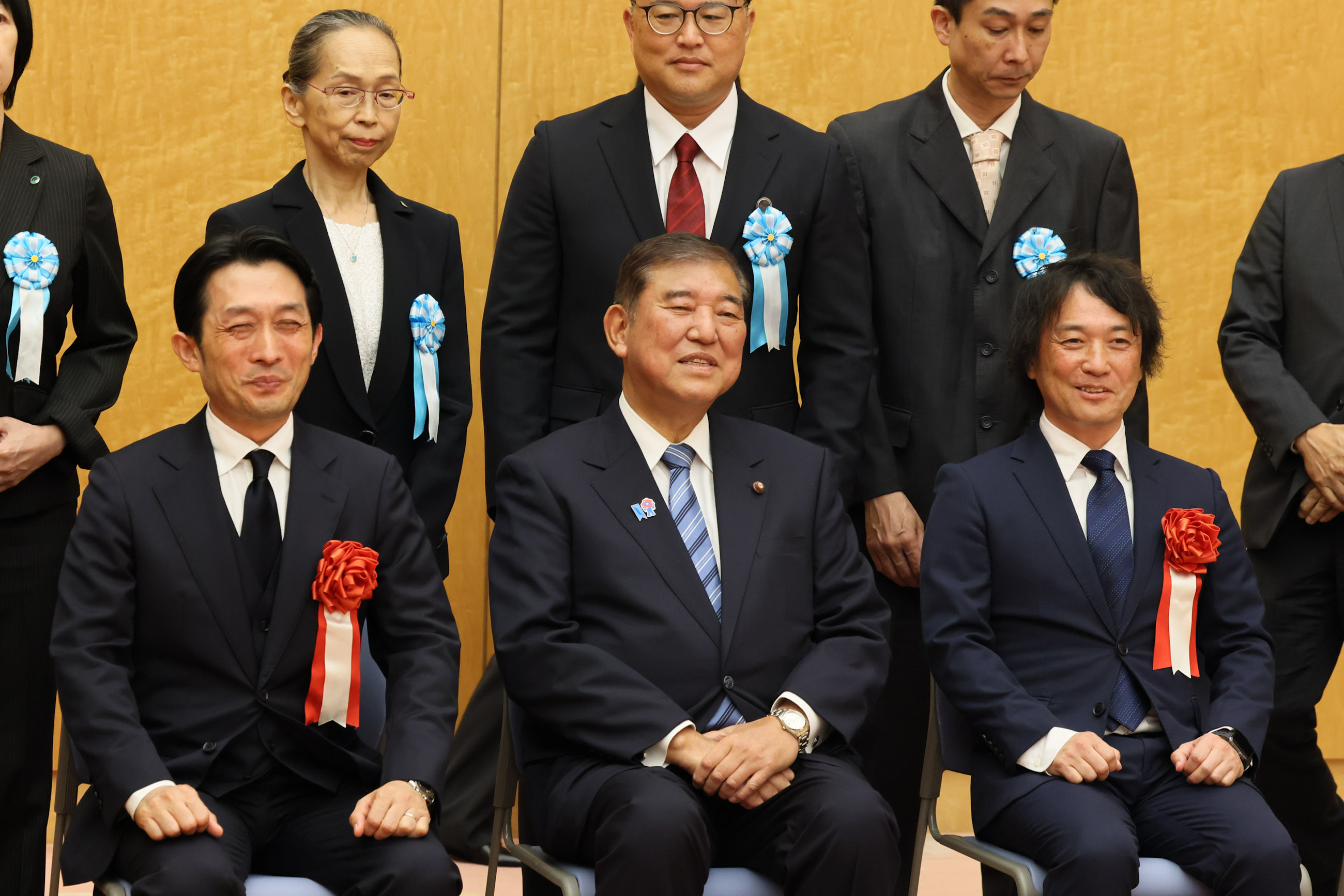 Commemorative photo (2)