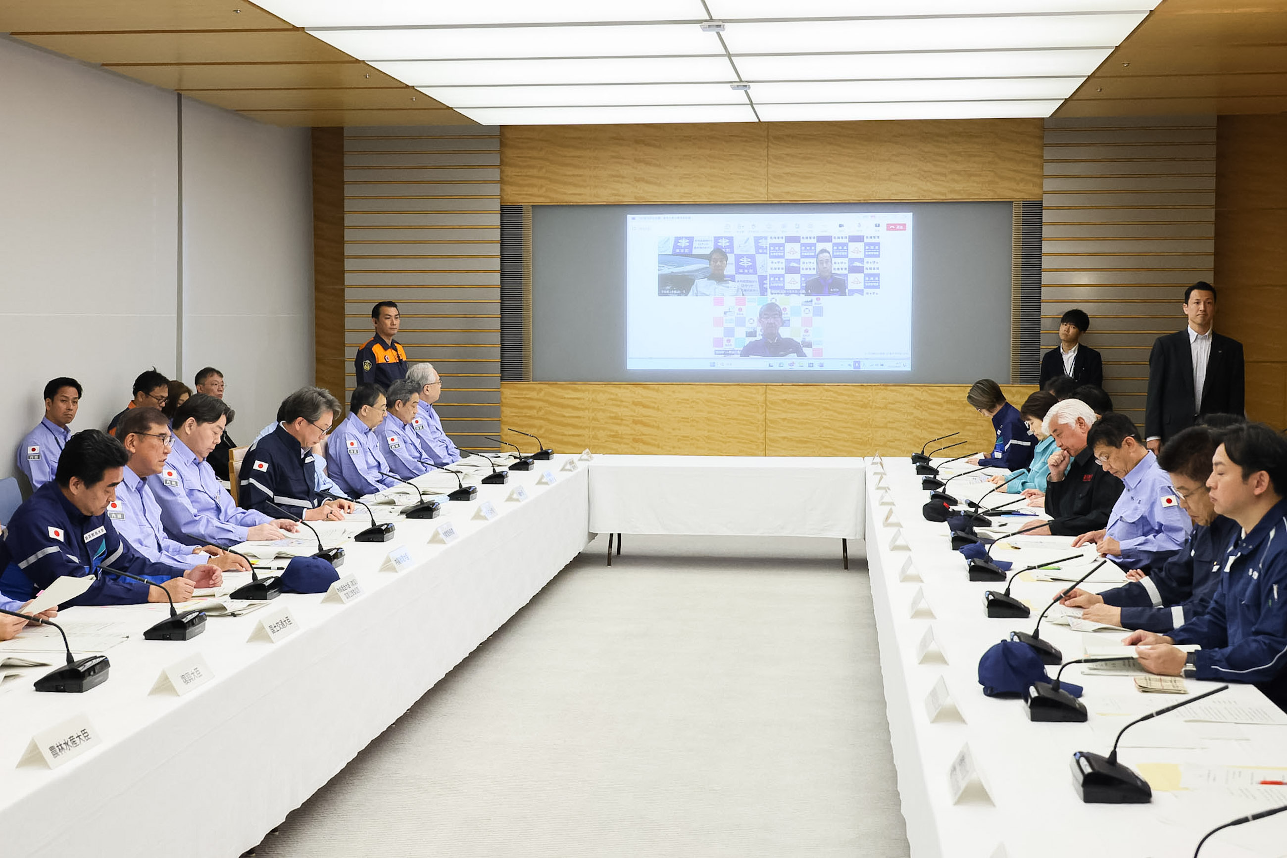 Prime Minister Ishiba attending the Emergency Disaster Management Headquarters (5)