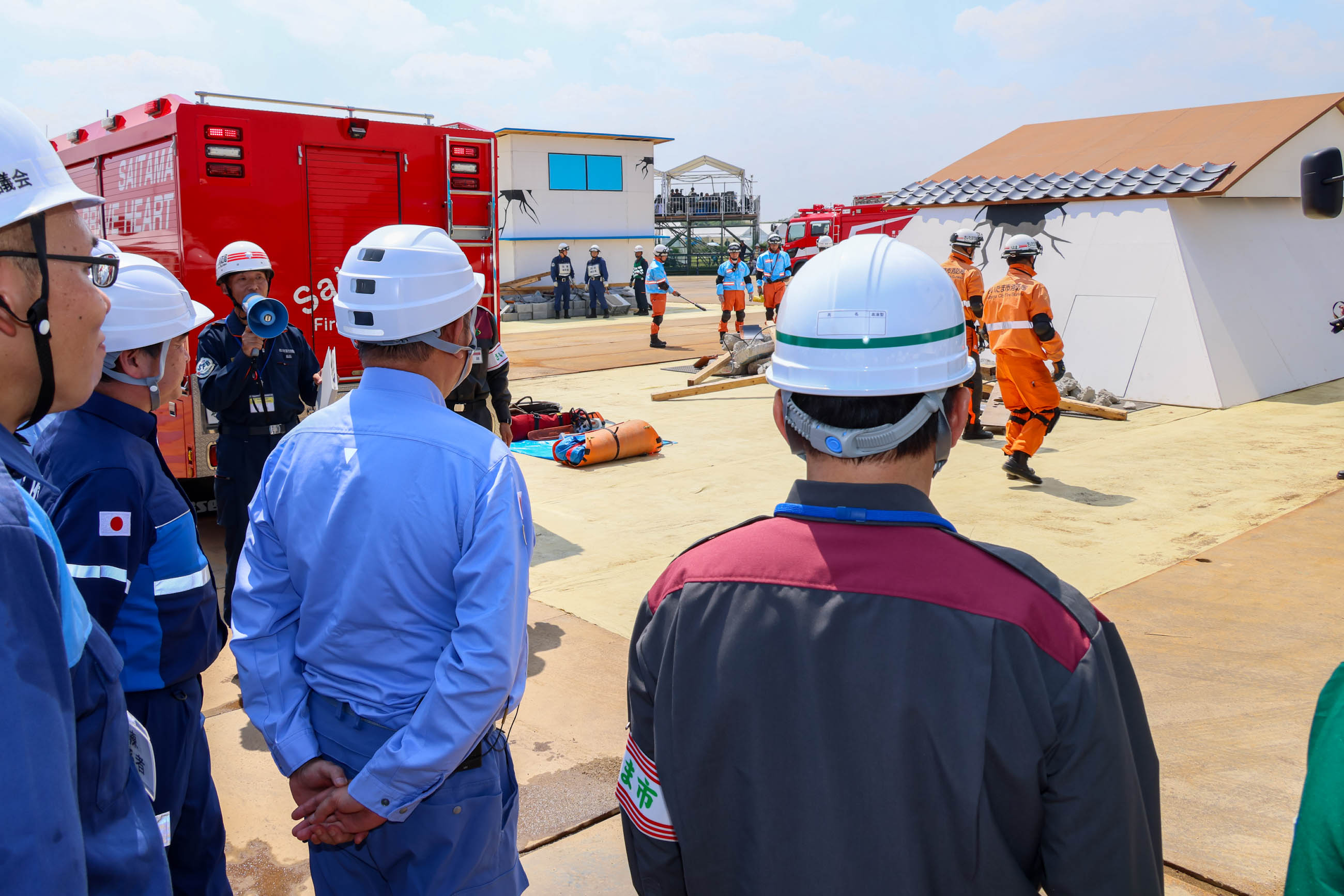 Prime Minister Ishiba observing the rescue drills for collapsed structures (1)