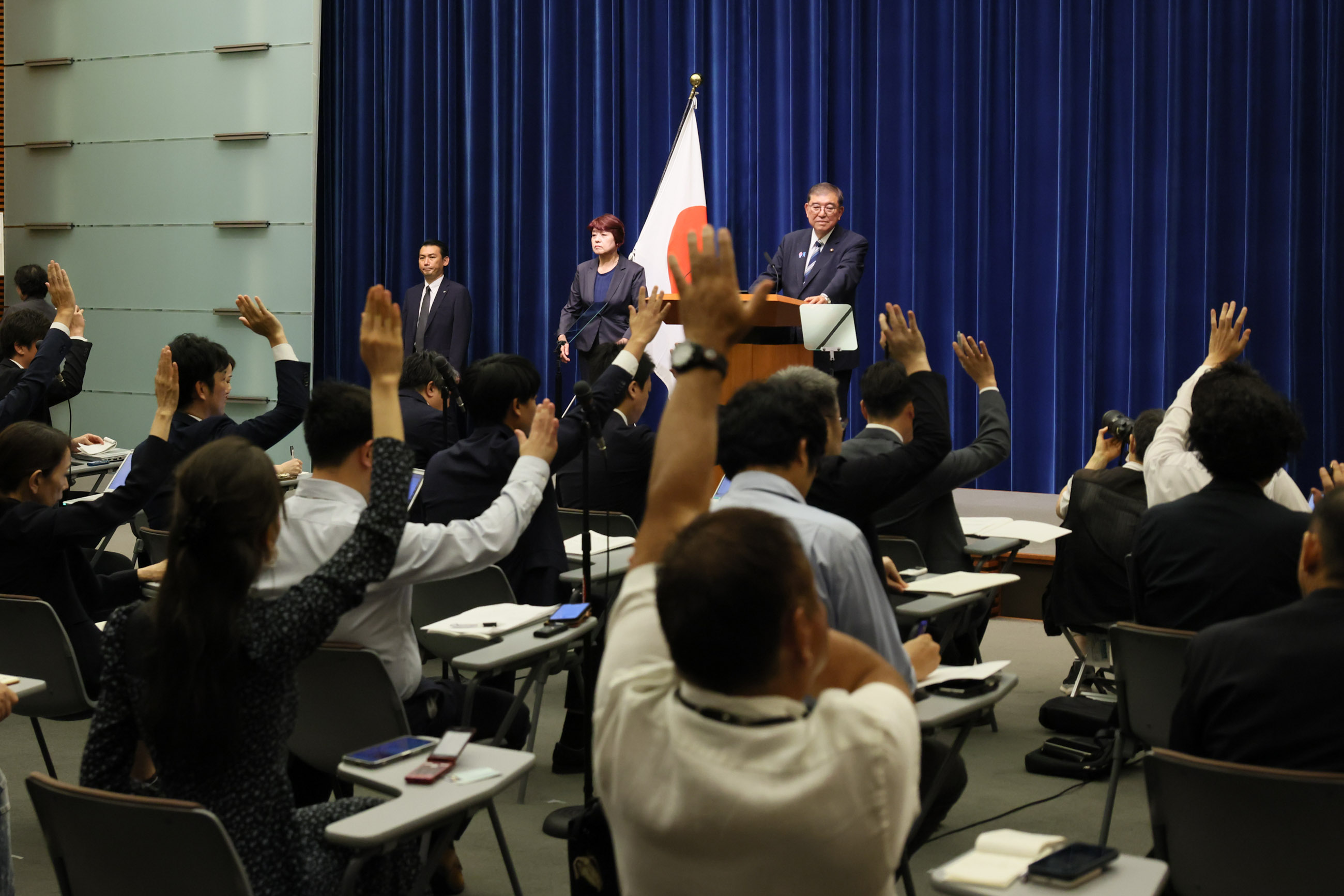 Prime Minister Ishiba answering questions from the press (2)