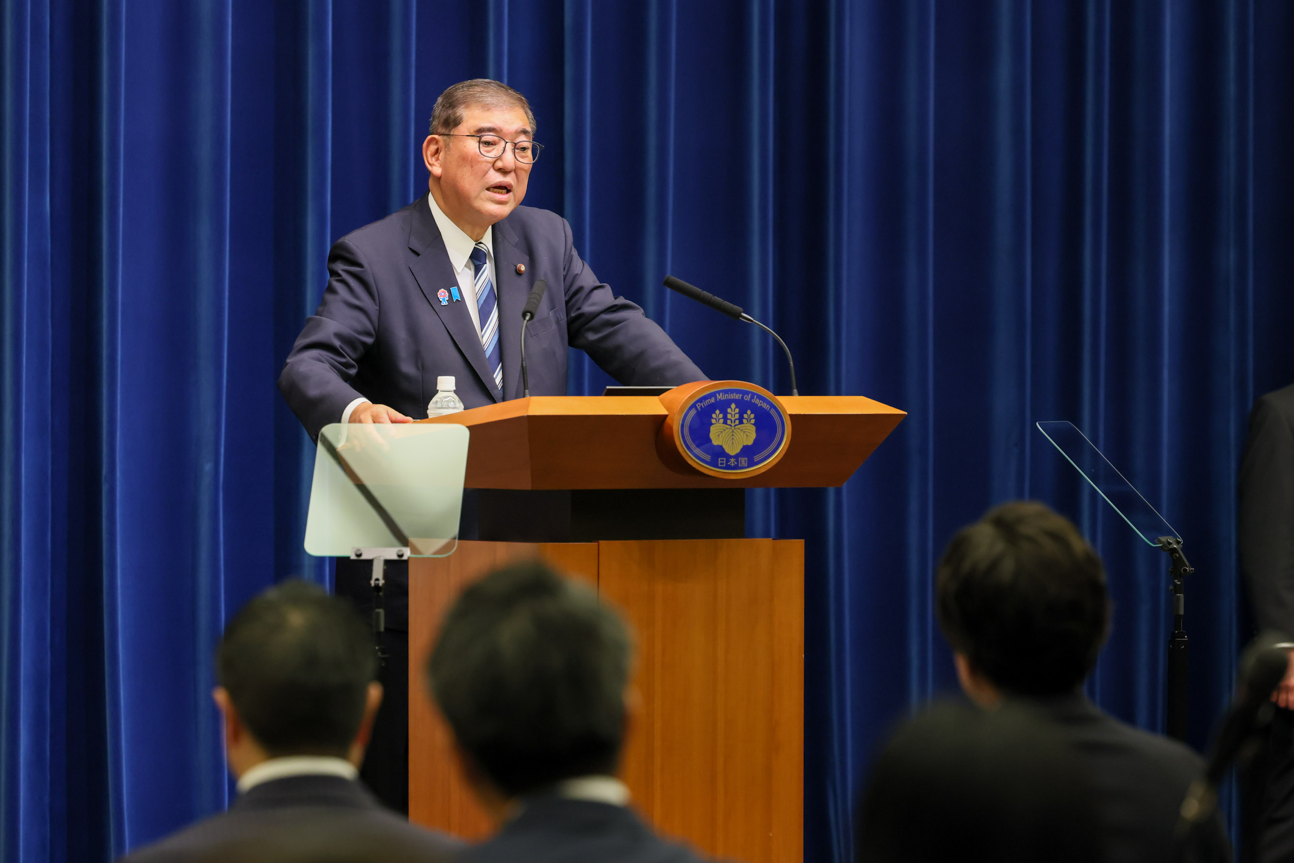 Prime Minister Ishiba answering questions from the press (4)