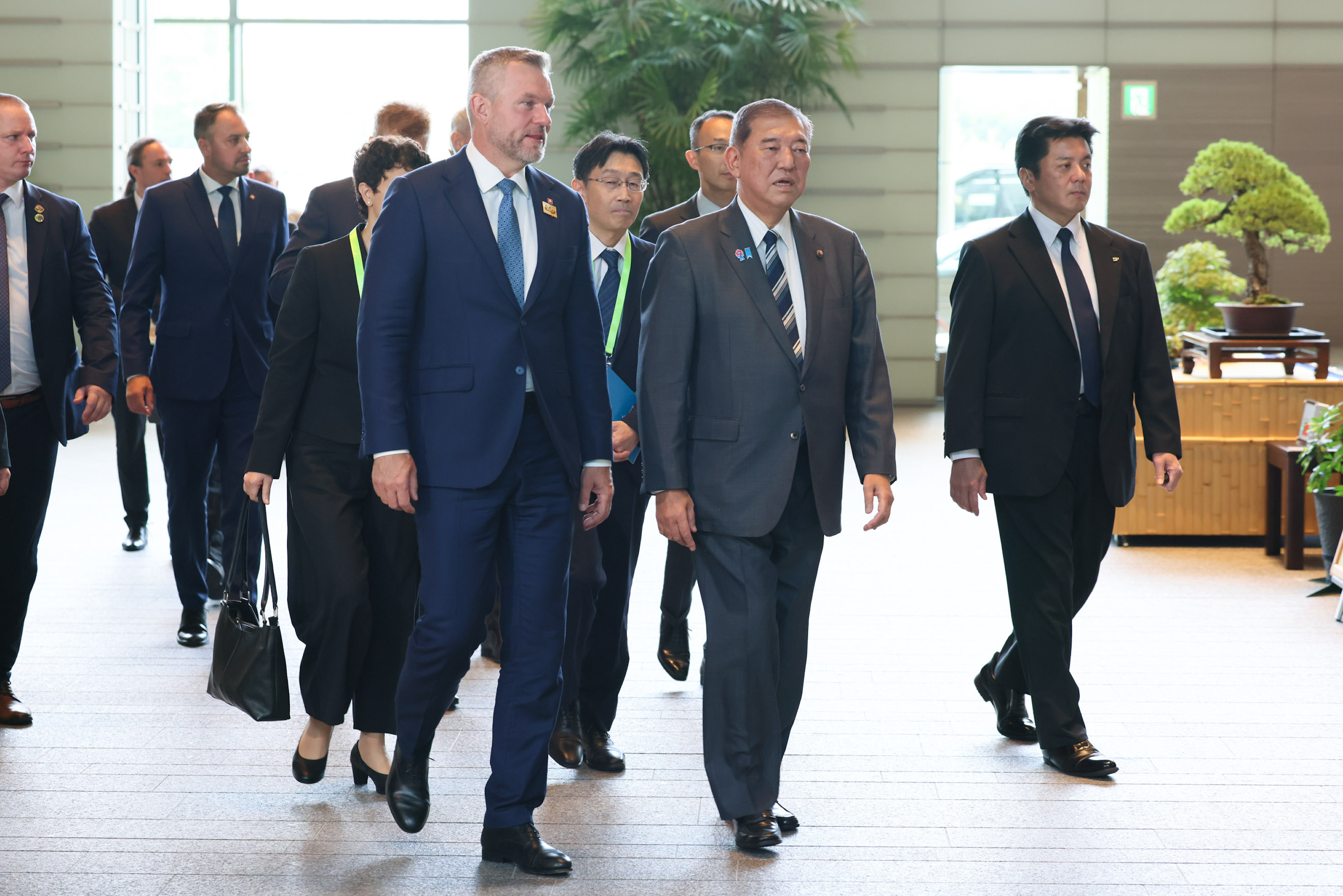 Prime Minister Ishiba welcoming President Pellegrini (3)