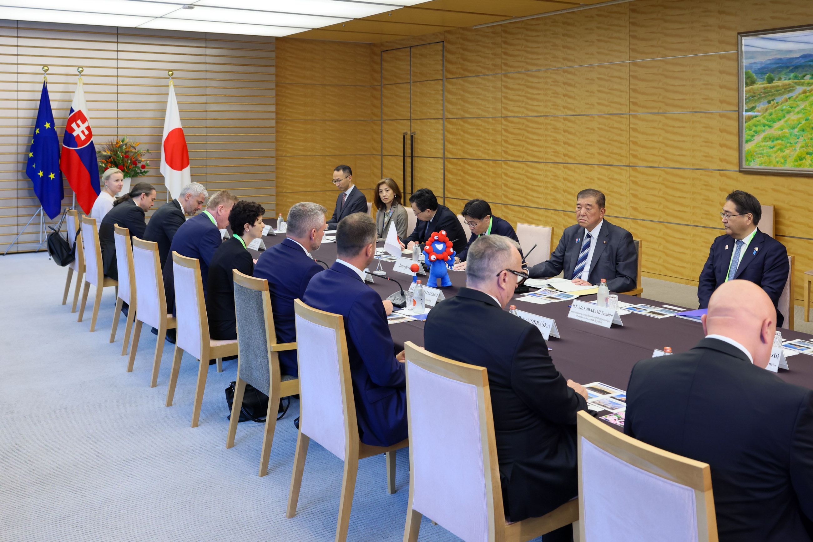 Prime Minister Ishiba holding a meeting with President Pellegrini (3)