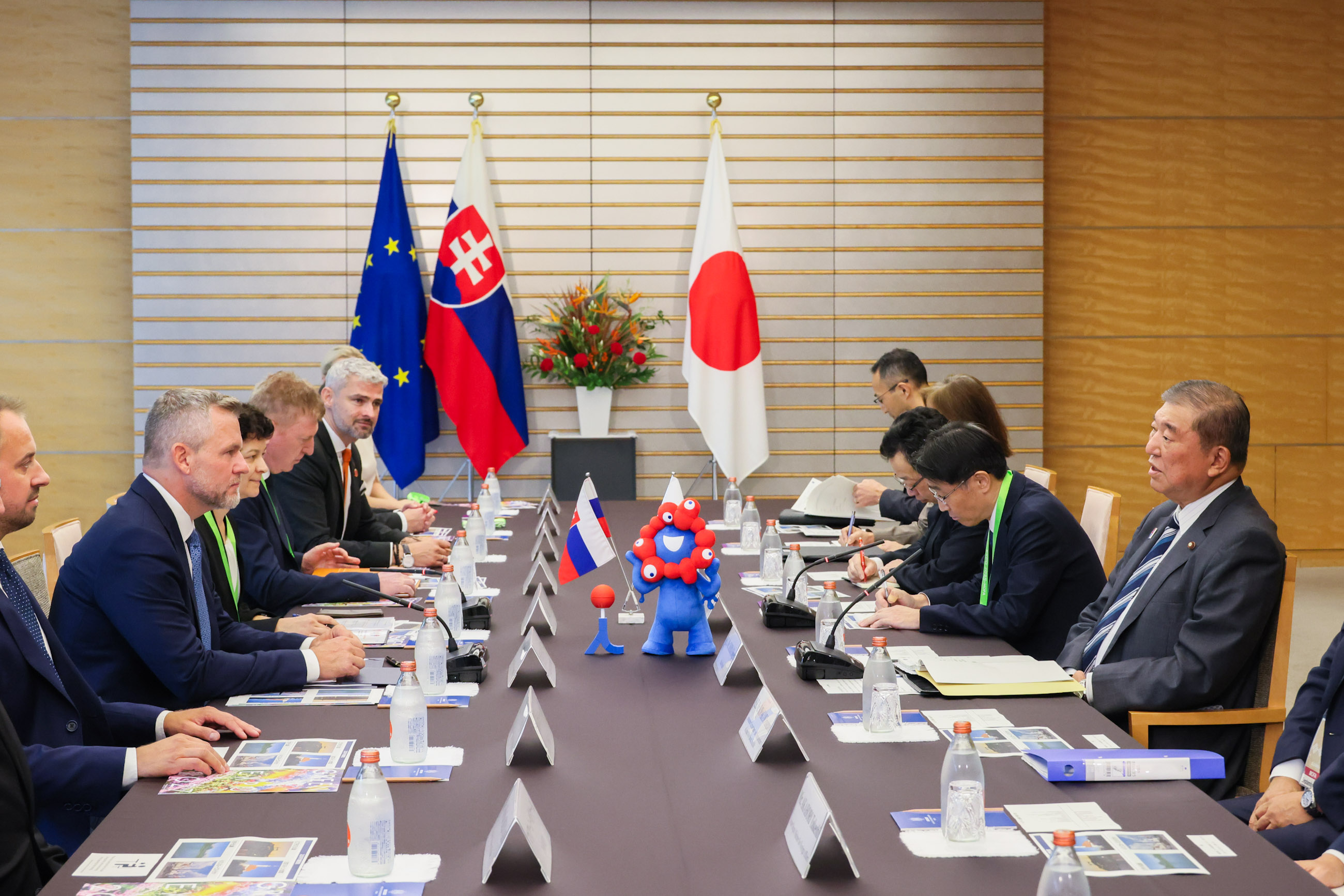 Prime Minister Ishiba holding a meeting with President Pellegrini (7)